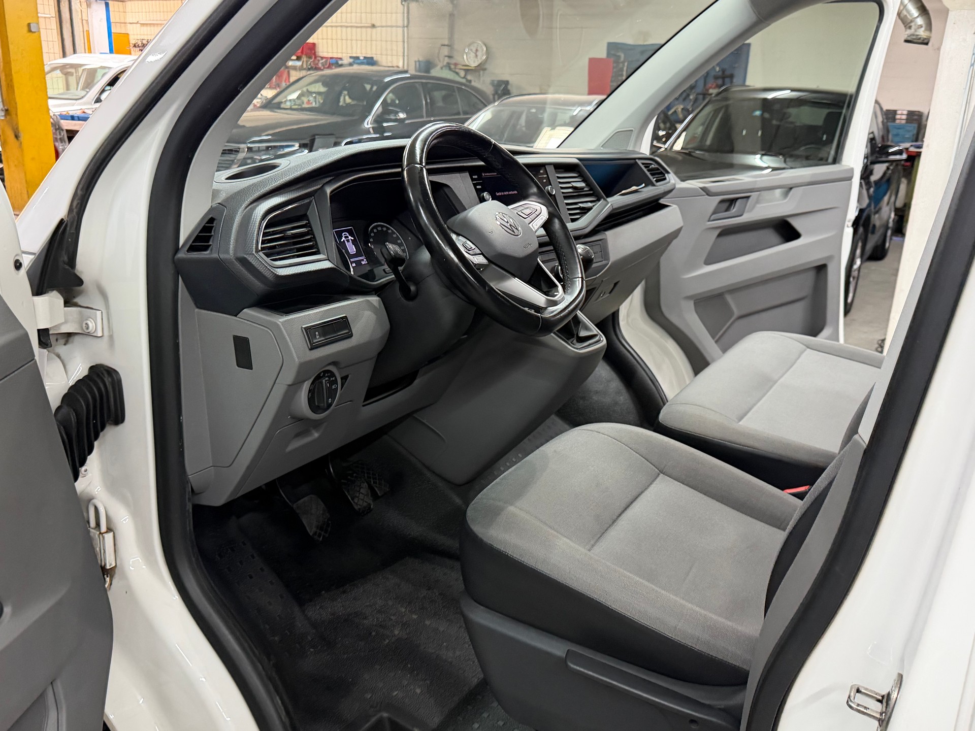 VW T6.1 2.0 TDI 4Motion-image-11