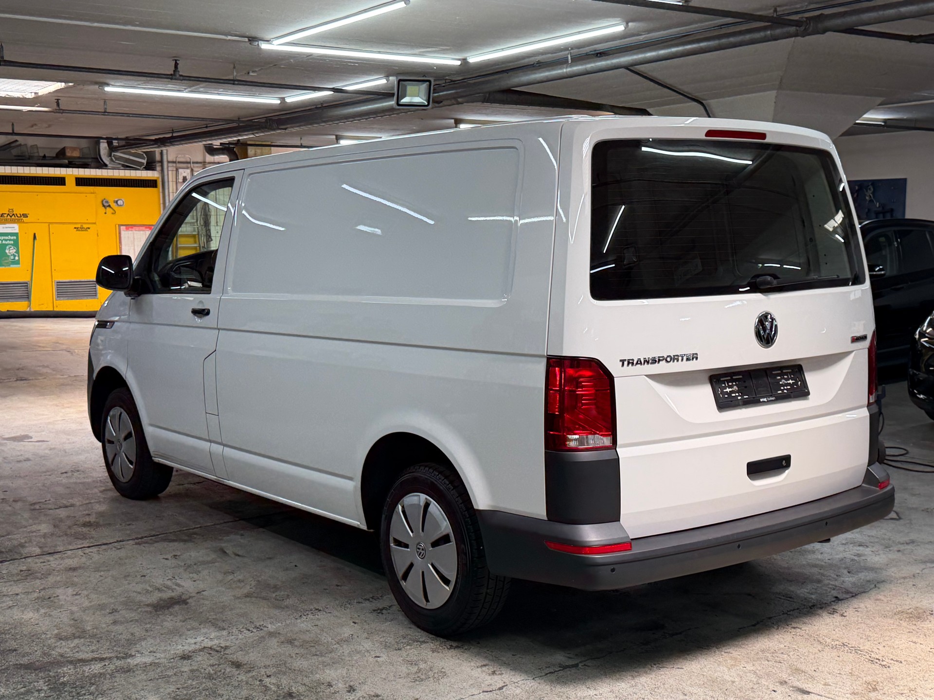 VW T6.1 2.0 TDI 4Motion-image-2
