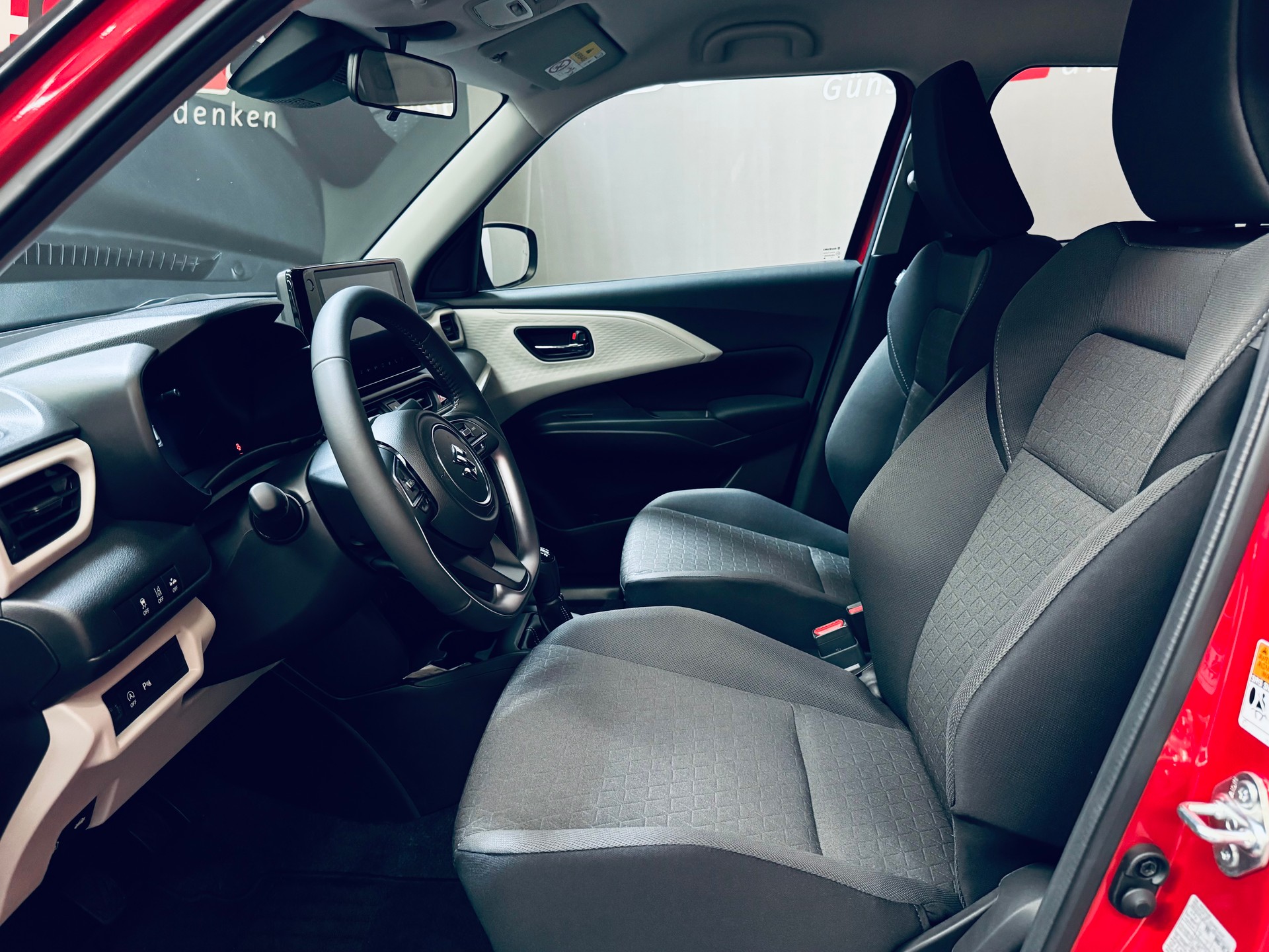 SUZUKI Swift 1.2 Compact+ Hybrid 4x4-image-11