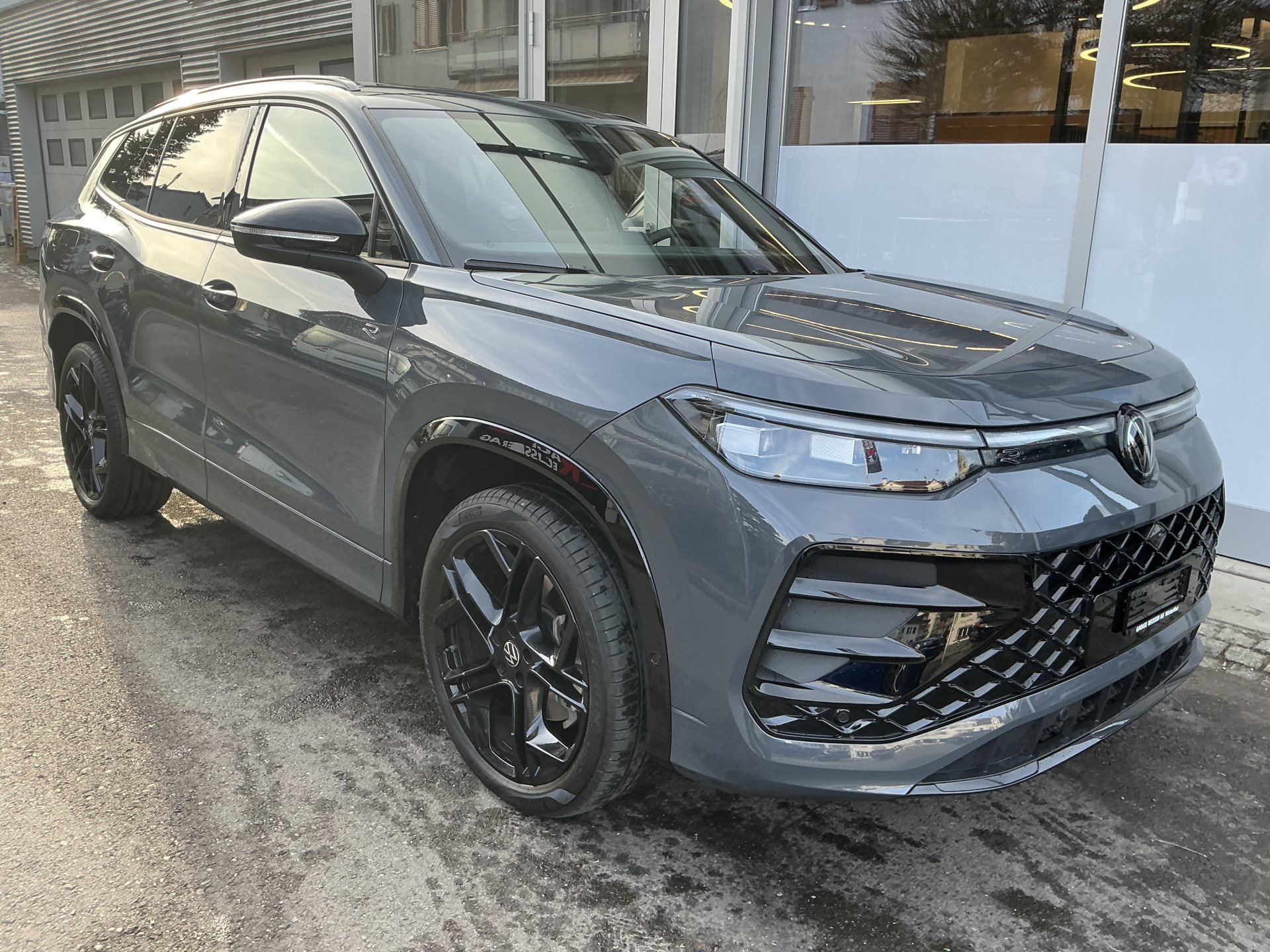 VW Tayron 2.0 TDI 193PS 4Motion R-Line *** BLACK STYLE & PANORAMADACH ***-showroom-element-2