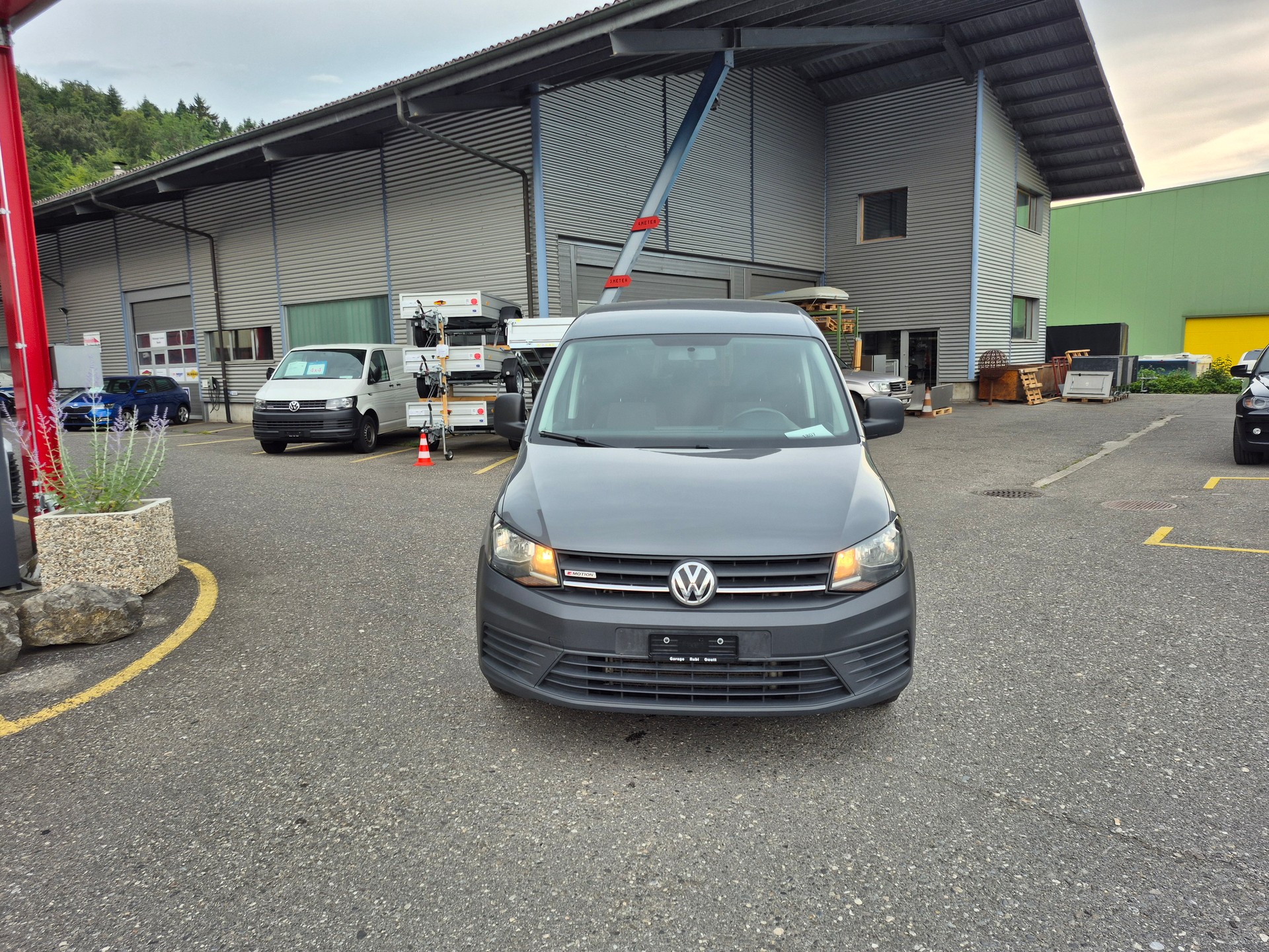 VW Caddy 2.0 TDI Trendline 4Motion-image-1