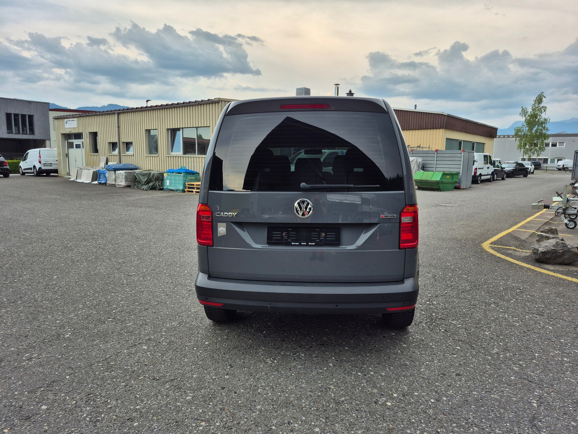 VW Caddy 2.0 TDI Trendline 4Motion-image-5