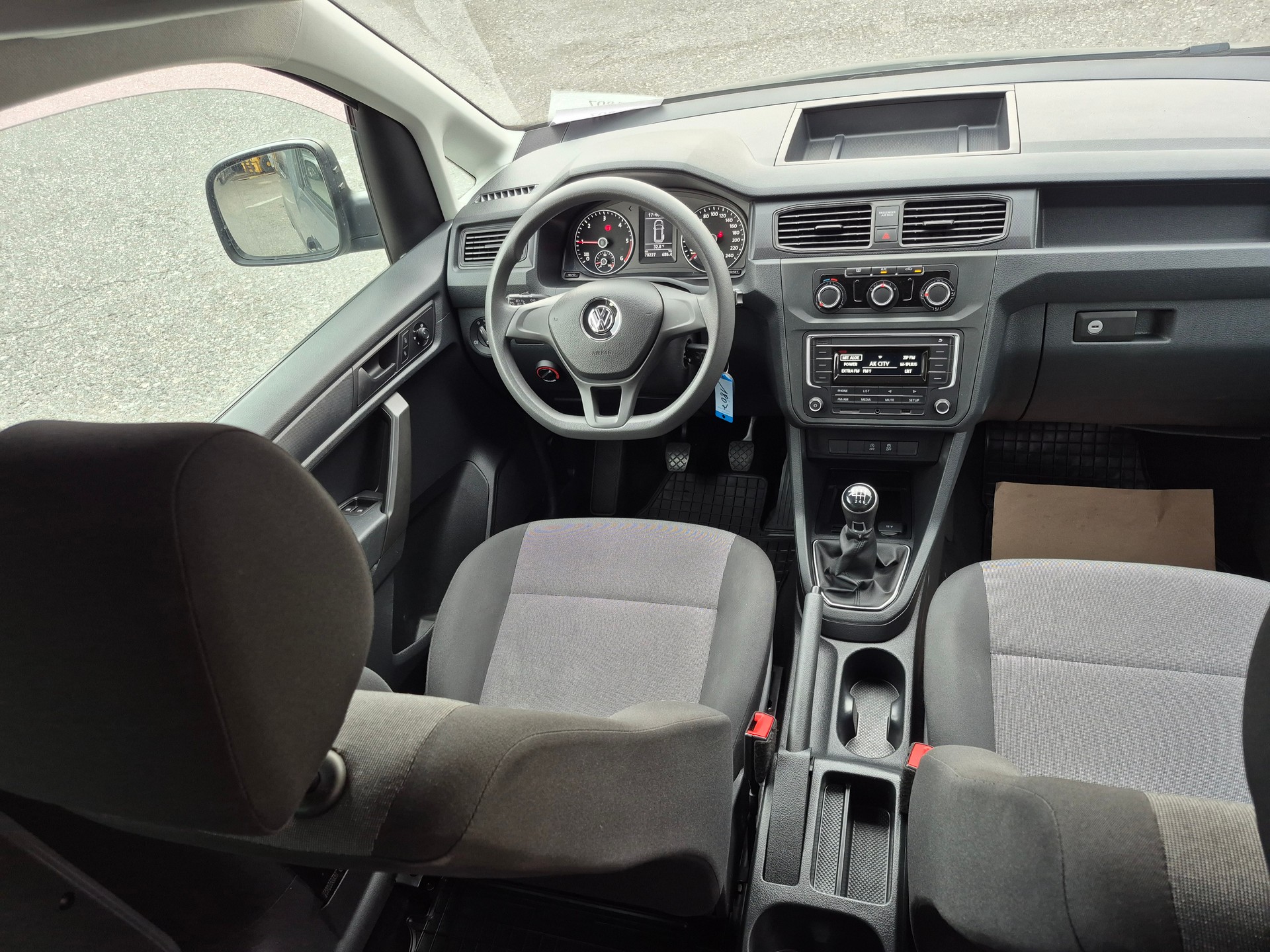 VW Caddy 2.0 TDI Trendline 4Motion-image-13