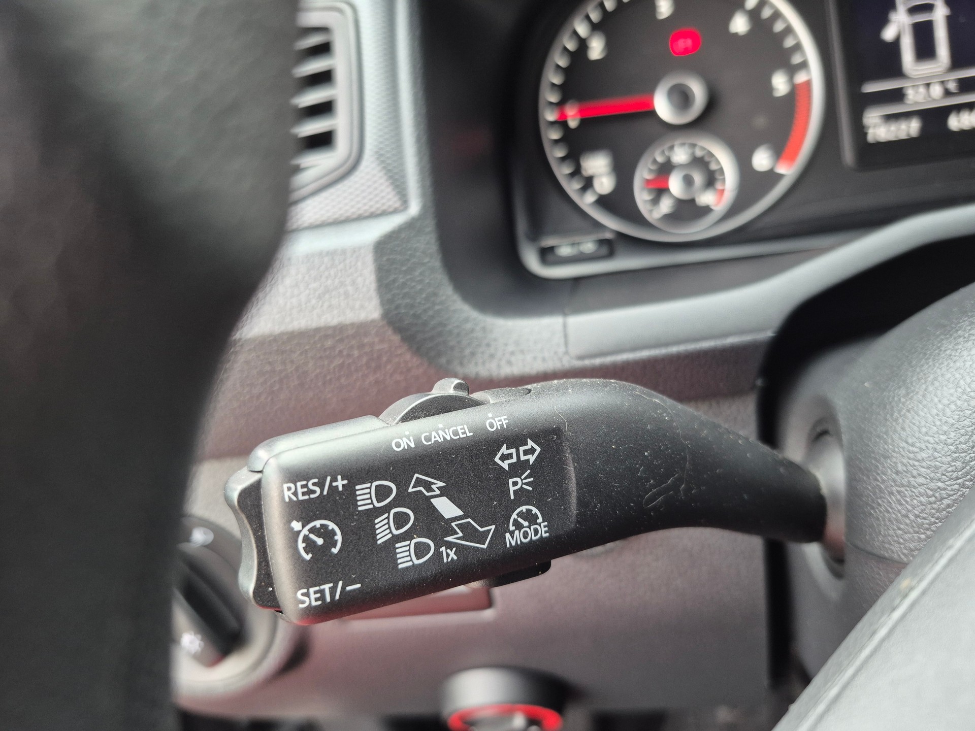VW Caddy 2.0 TDI Trendline 4Motion-image-14
