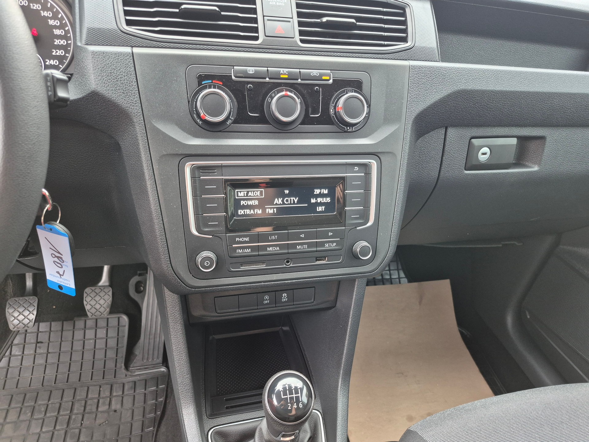 VW Caddy 2.0 TDI Trendline 4Motion-image-15