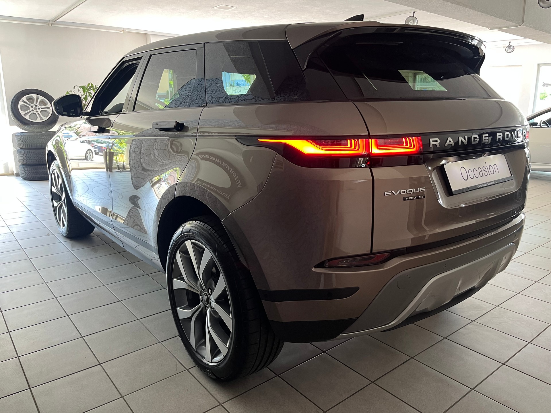 LAND ROVER Range Rover Evoque P 200 SE AT9-image-3