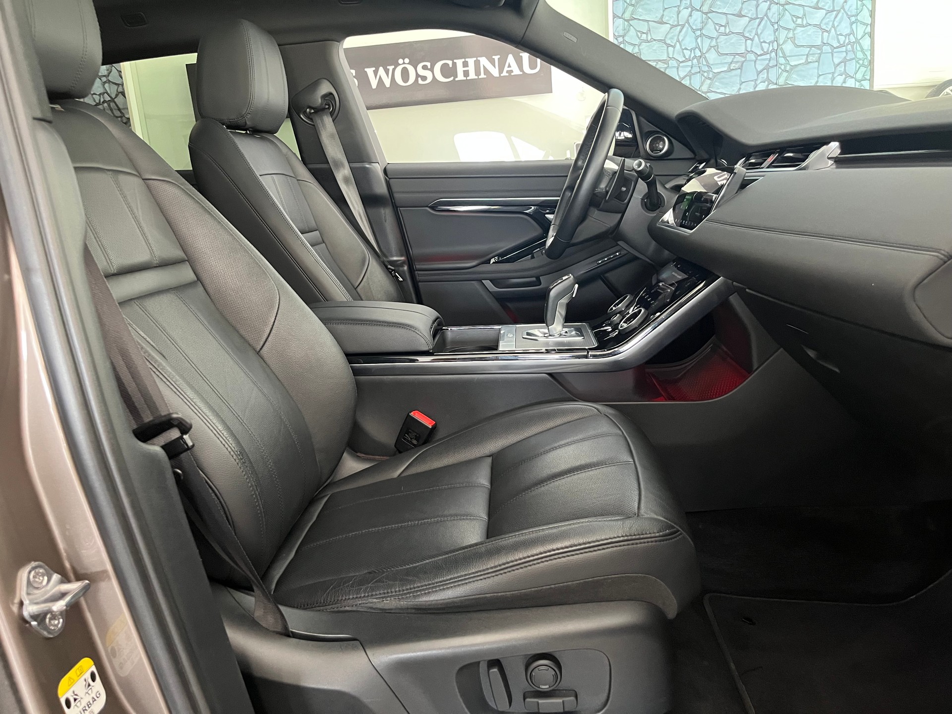 LAND ROVER Range Rover Evoque P 200 SE AT9-image-7