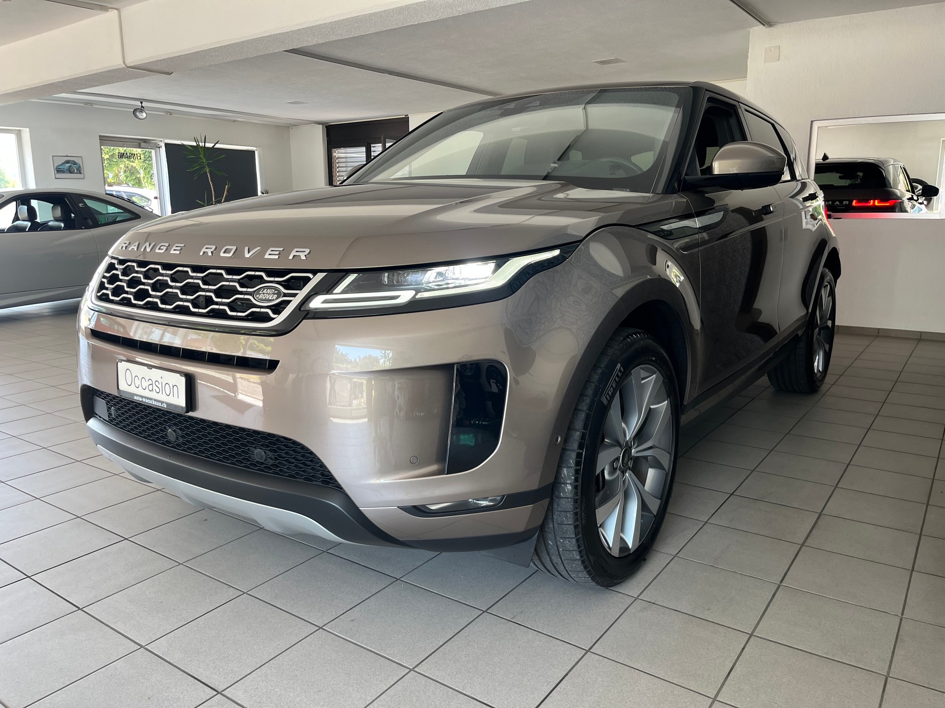 LAND ROVER Range Rover Evoque P 200 SE AT9-image-4