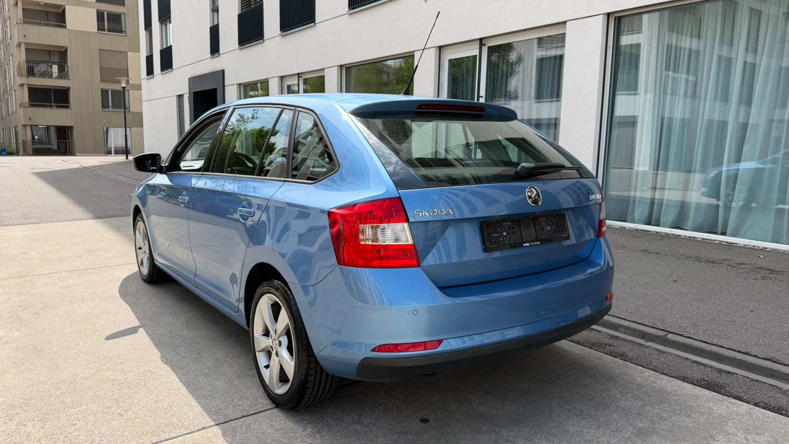 SKODA Rapid Spaceback 1.4 TSI Ambition DSG-image-2