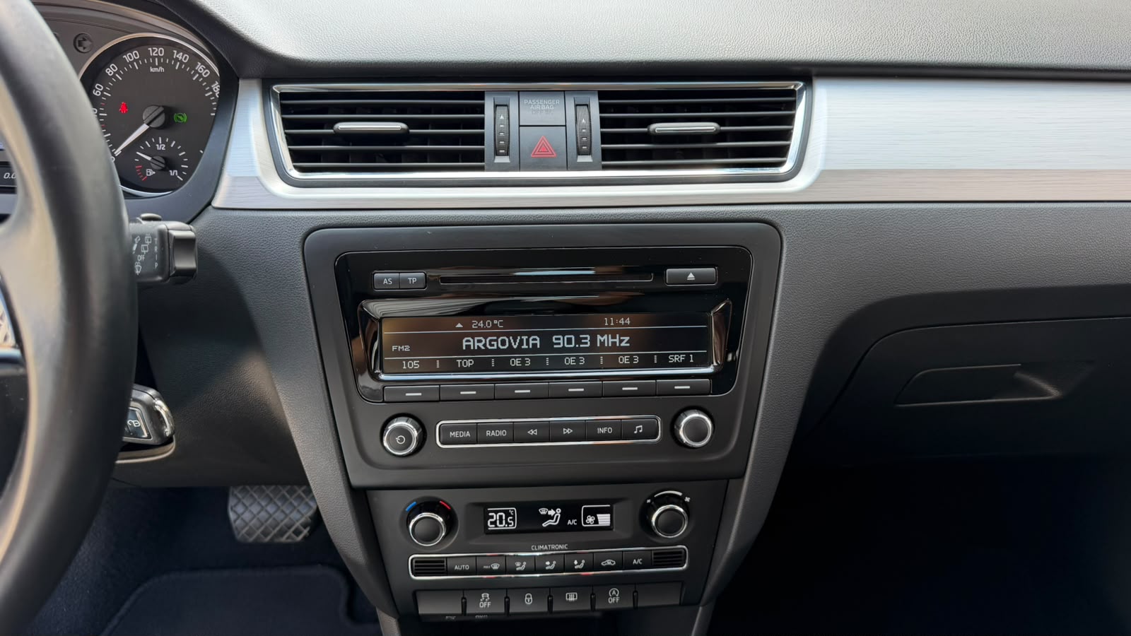 SKODA Rapid Spaceback 1.4 TSI Ambition DSG-image-9