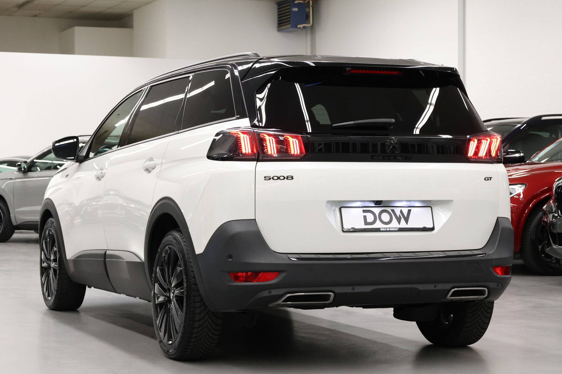 PEUGEOT 5008 1.5 BlueHDi GT Pack-image-9