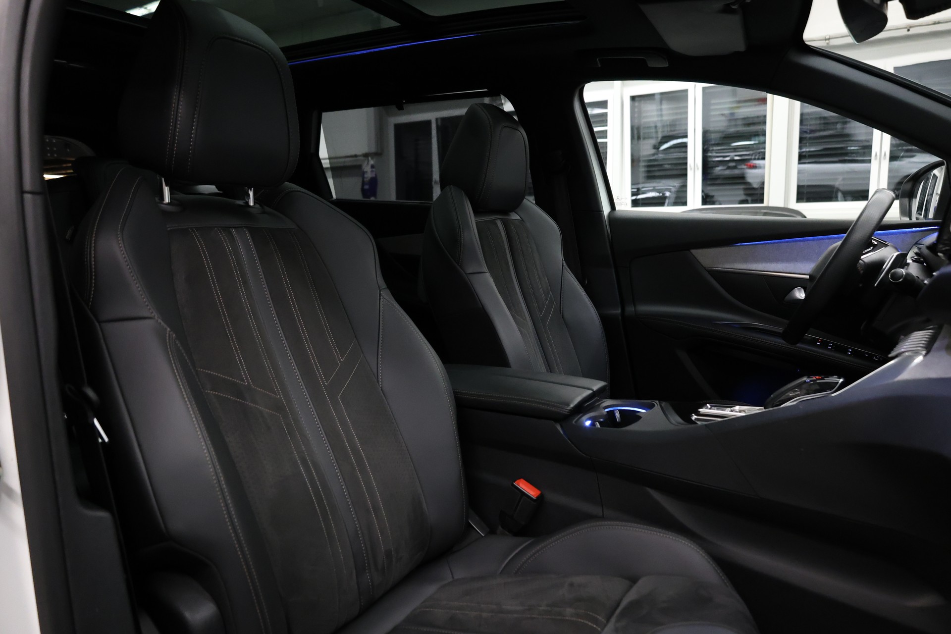 PEUGEOT 5008 1.5 BlueHDi GT Pack-image-17