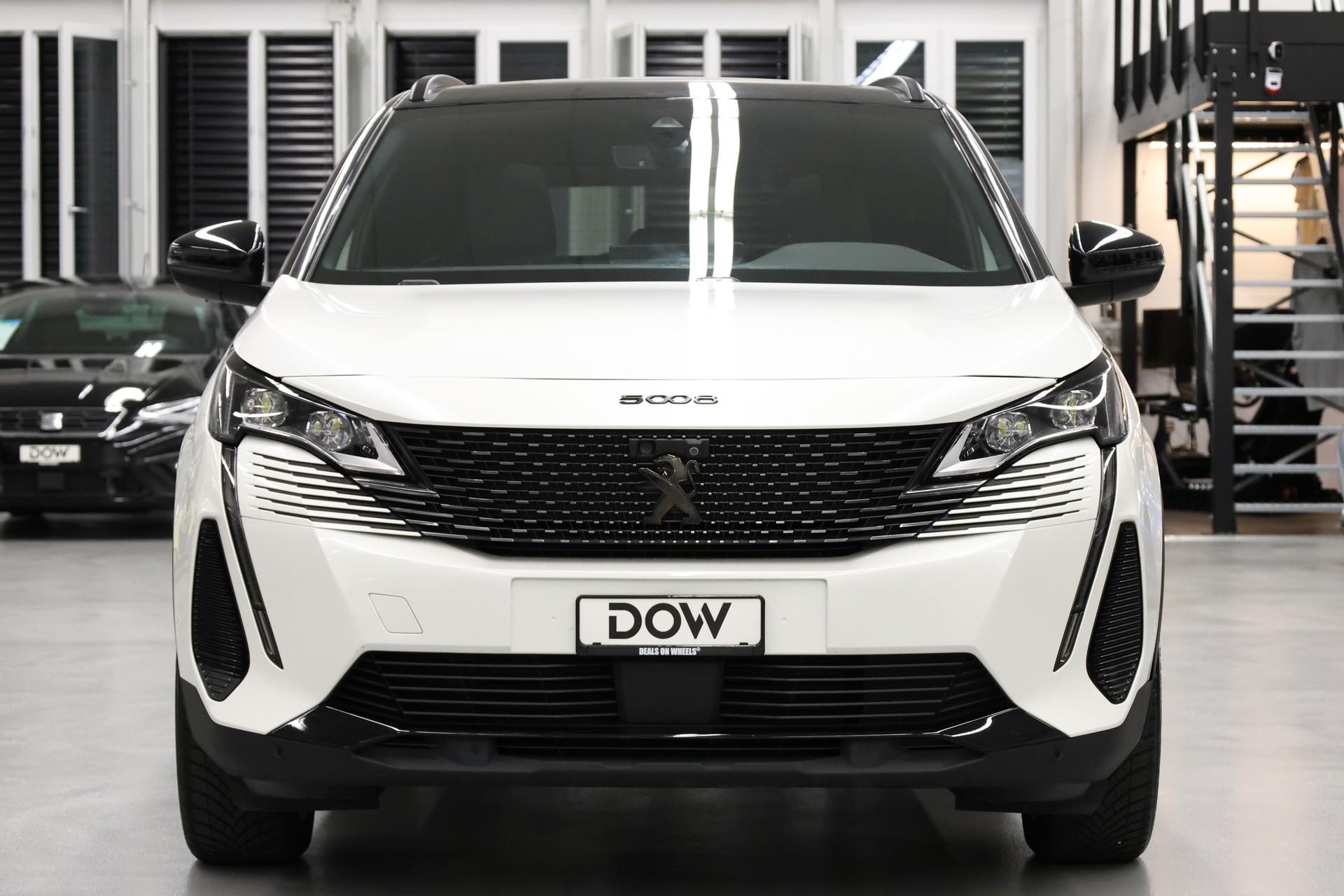 PEUGEOT 5008 1.5 BlueHDi GT Pack-showroom-element-3