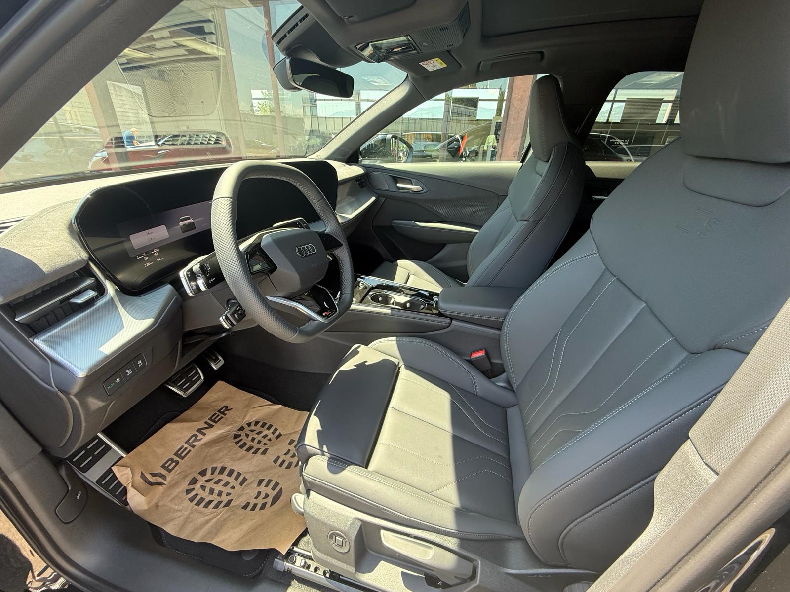 AUDI Q3 SUV e-hybrid 200 kW S tronig-image-6