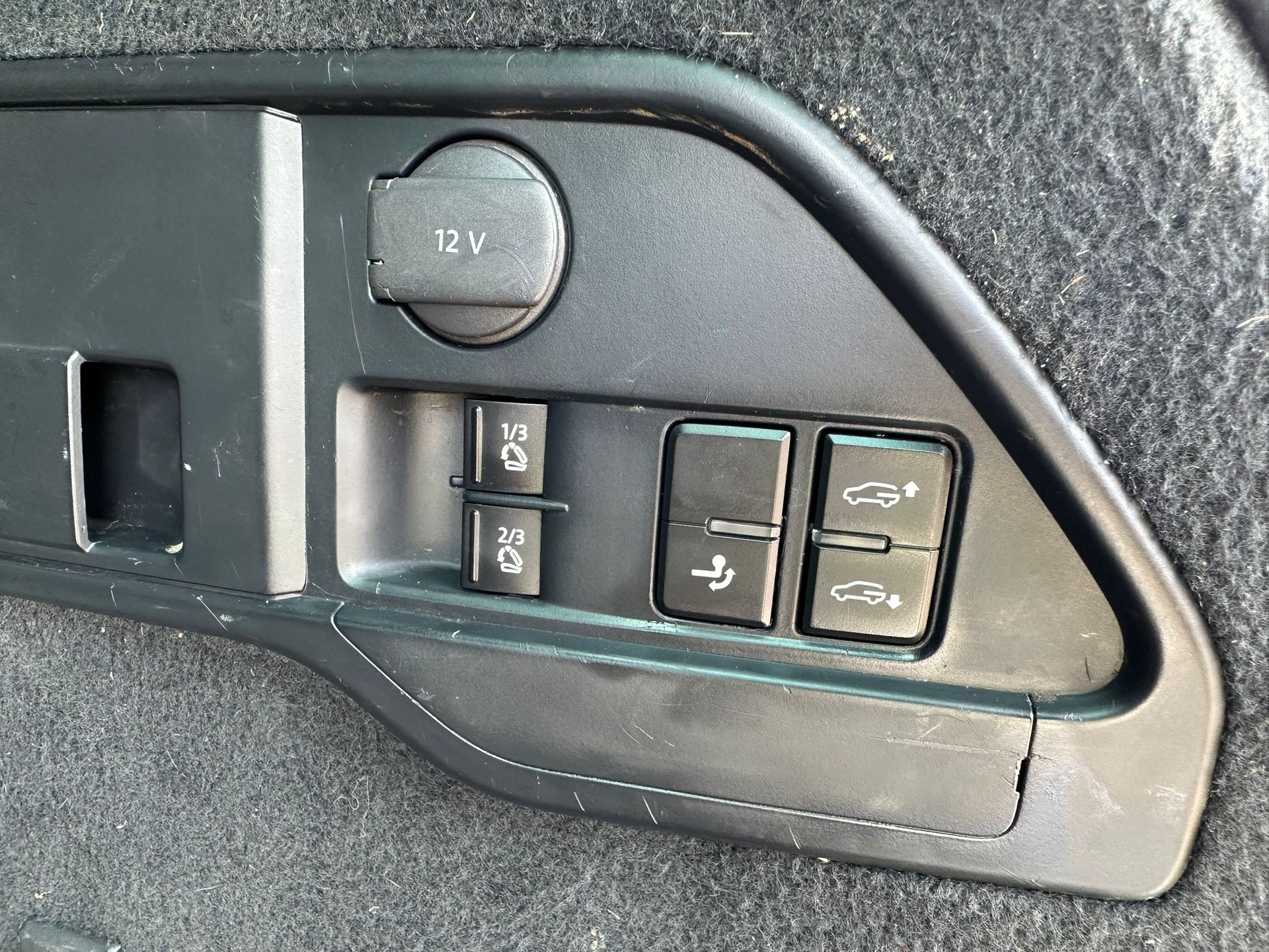 VW Touareg 3.0 TDI BMT Terrain Tech Tiptronic-image-14