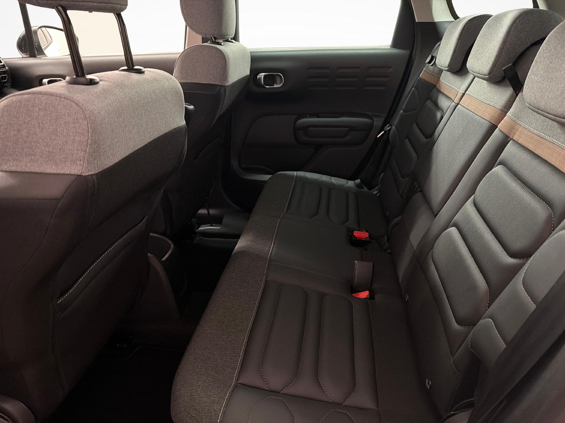 CITROEN C3 Aircross 1.2 PureTech 130 Swiss Edition-image-10