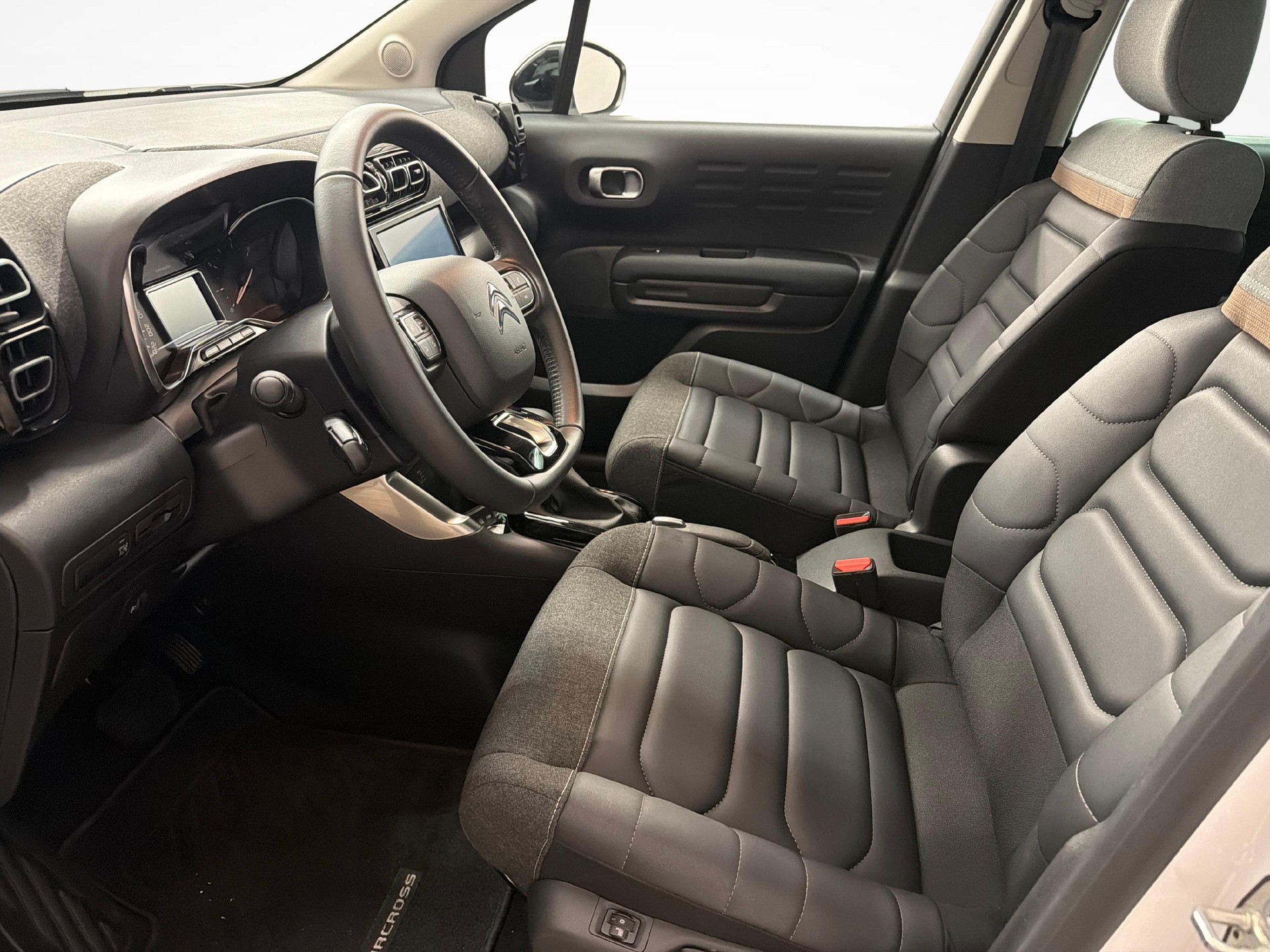 CITROEN C3 Aircross 1.2 PureTech 130 Swiss Edition-image-9