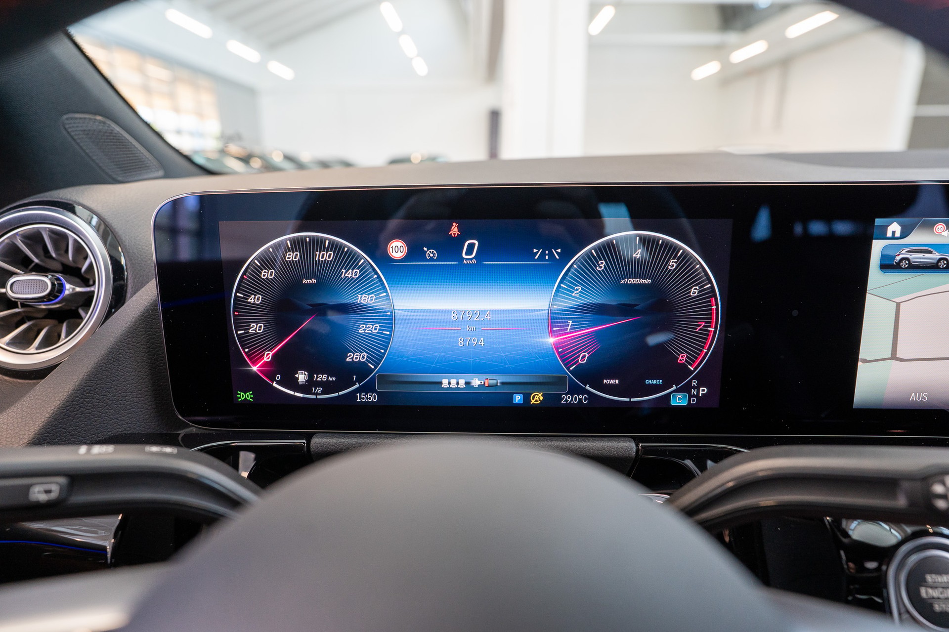 MERCEDES-BENZ GLA 200 Night Star AMG Line / Rückfahrkamera / el.Heckklappe / Ambientebeleuchtung-image-18