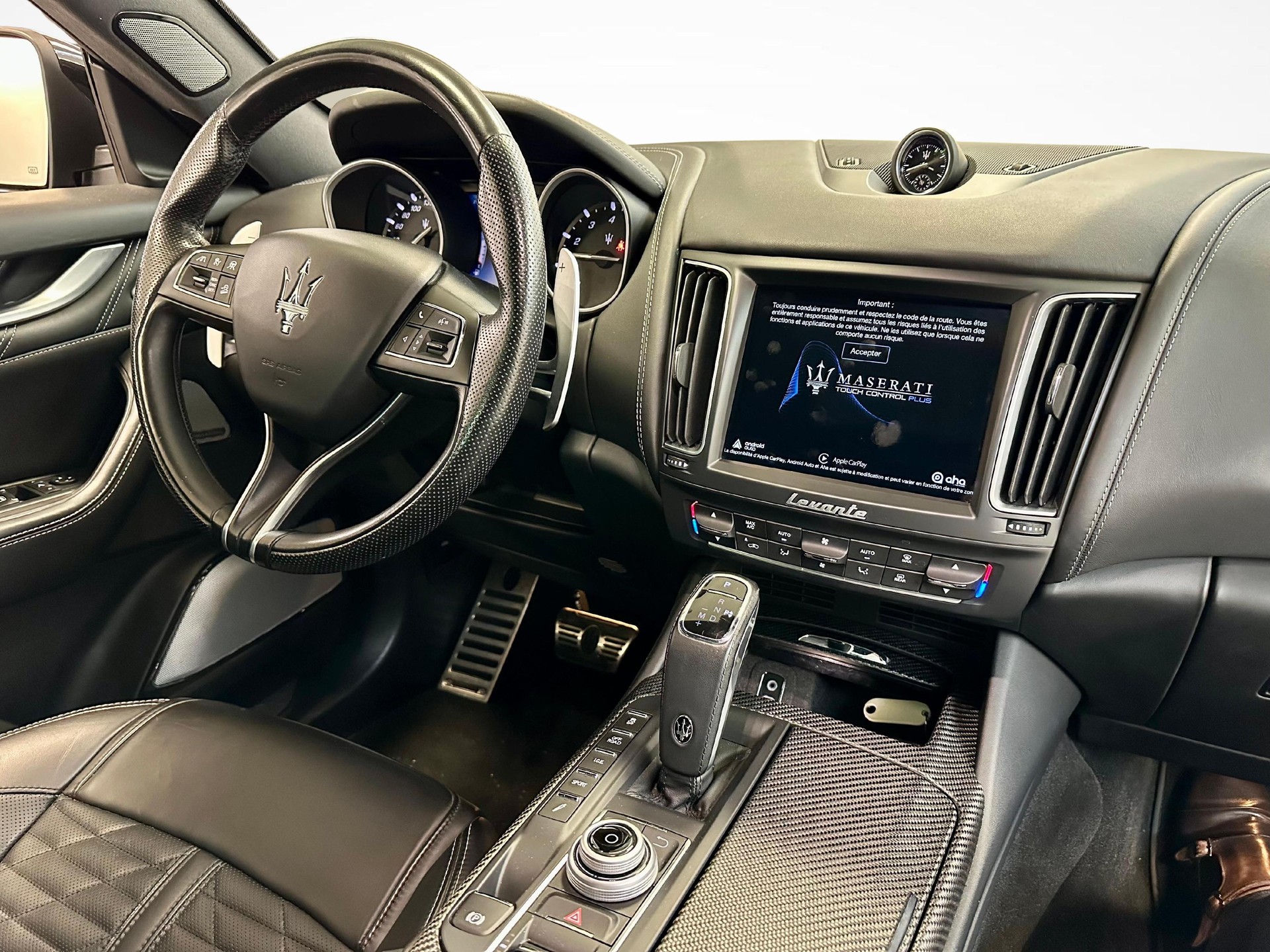 MASERATI Levante 3.0 V6 GranSport-image-5