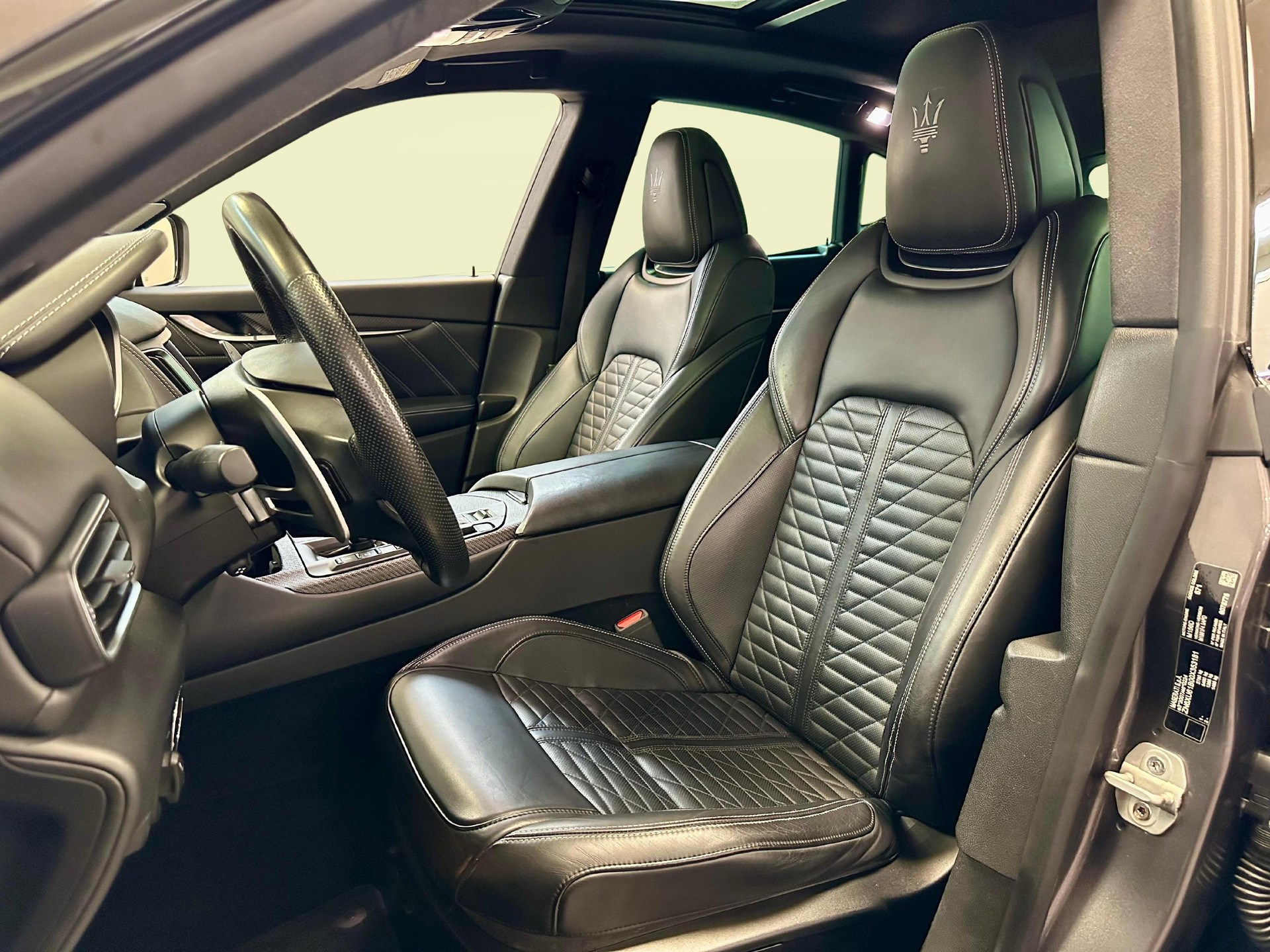 MASERATI Levante 3.0 V6 GranSport-image-4