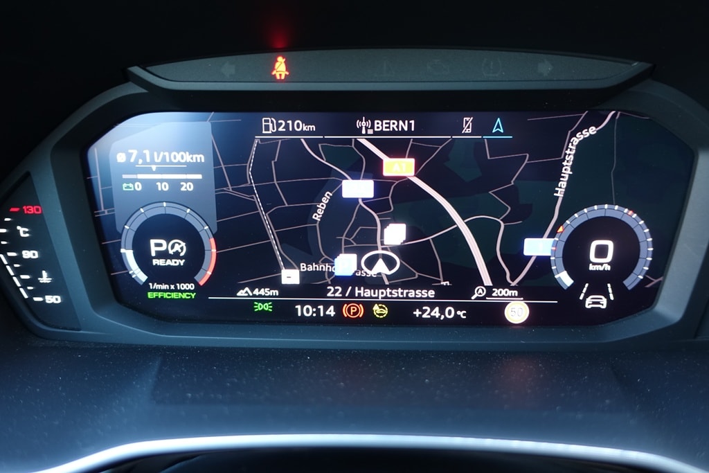 AUDI Q3 35 TFSI S line S-tronic-image-9