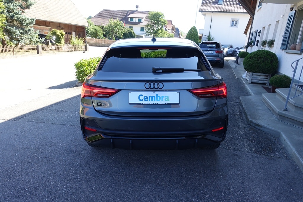 AUDI Q3 35 TFSI S line S-tronic-image-4