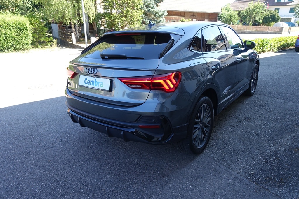 AUDI Q3 35 TFSI S line S-tronic-image-3