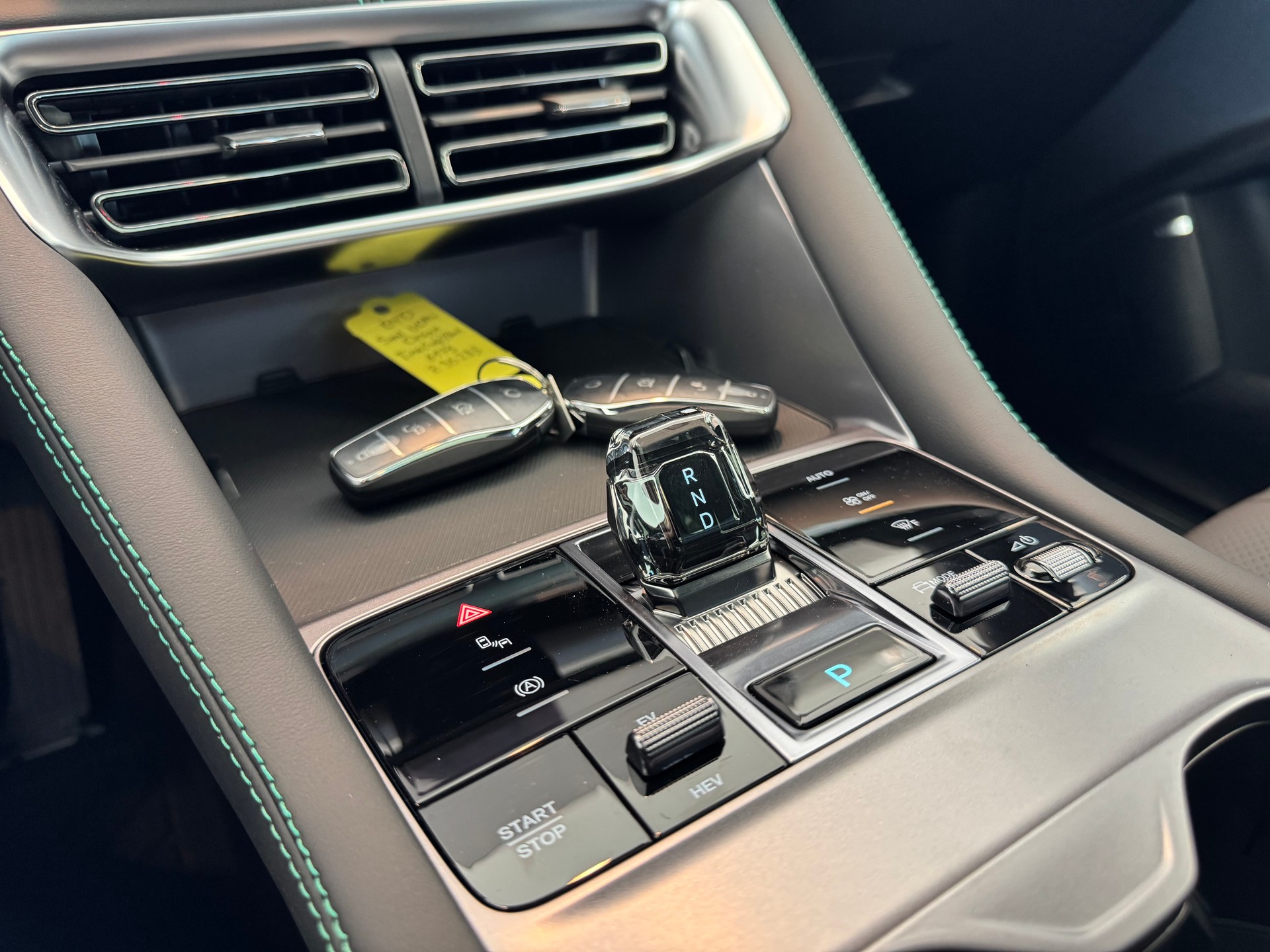 BYD Seal U DM-i Design AWD-image-25