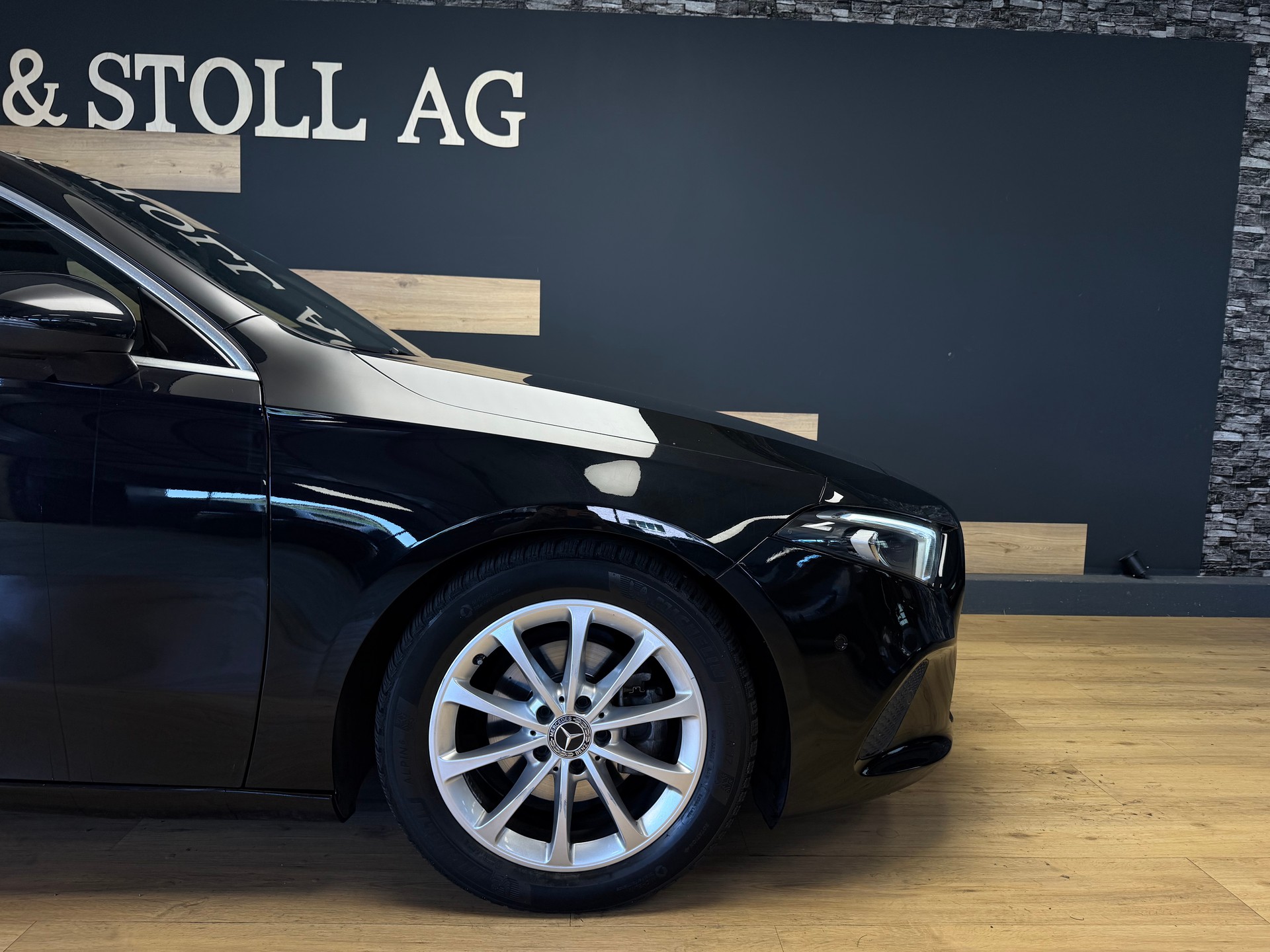 MERCEDES-BENZ A 180 Style 7G-DCT-image-4