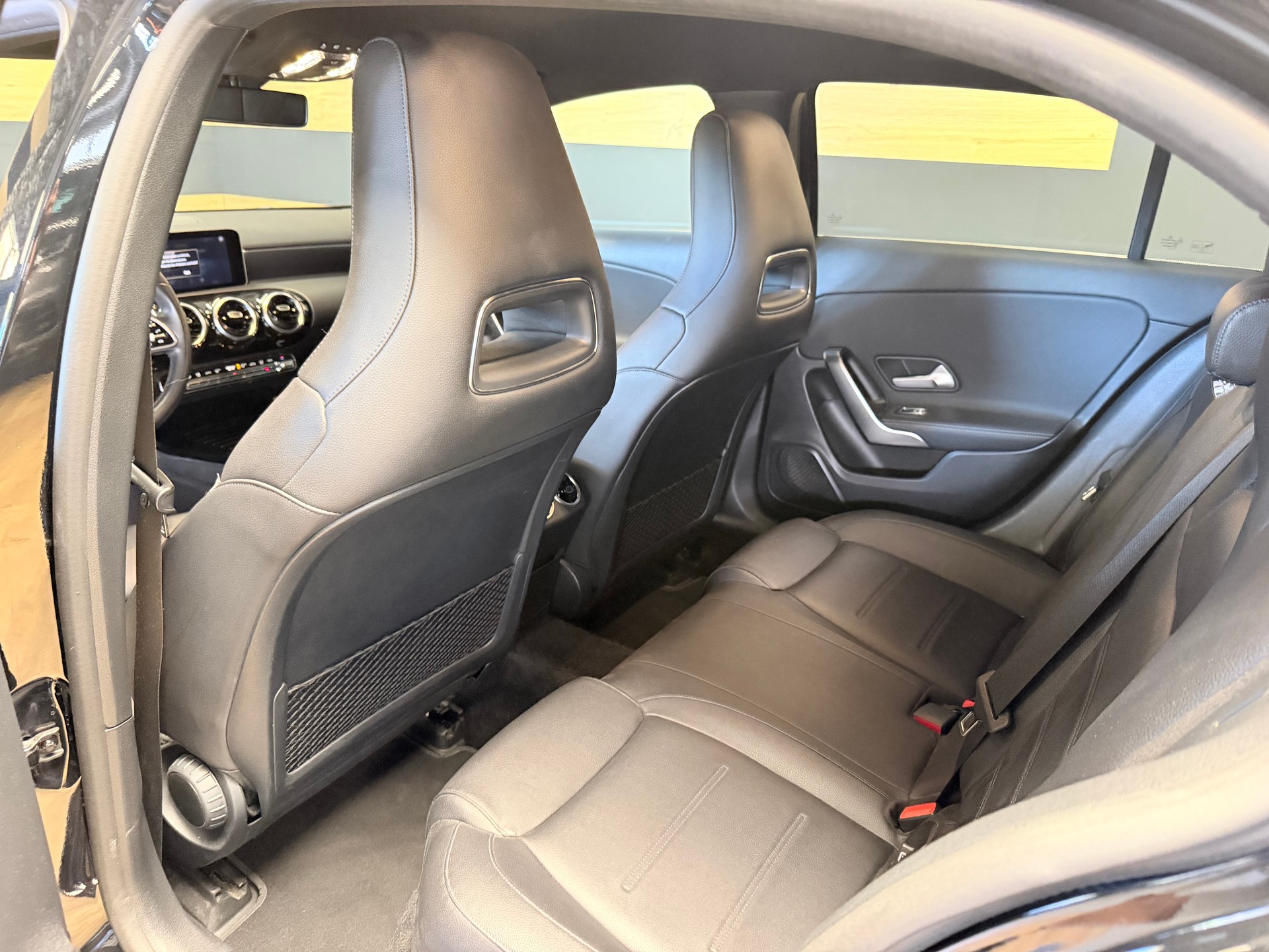 MERCEDES-BENZ A 180 Style 7G-DCT-image-13