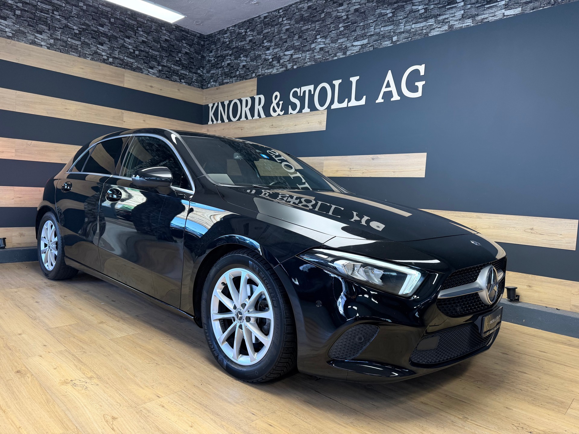 MERCEDES-BENZ A 180 Style 7G-DCT-image-1