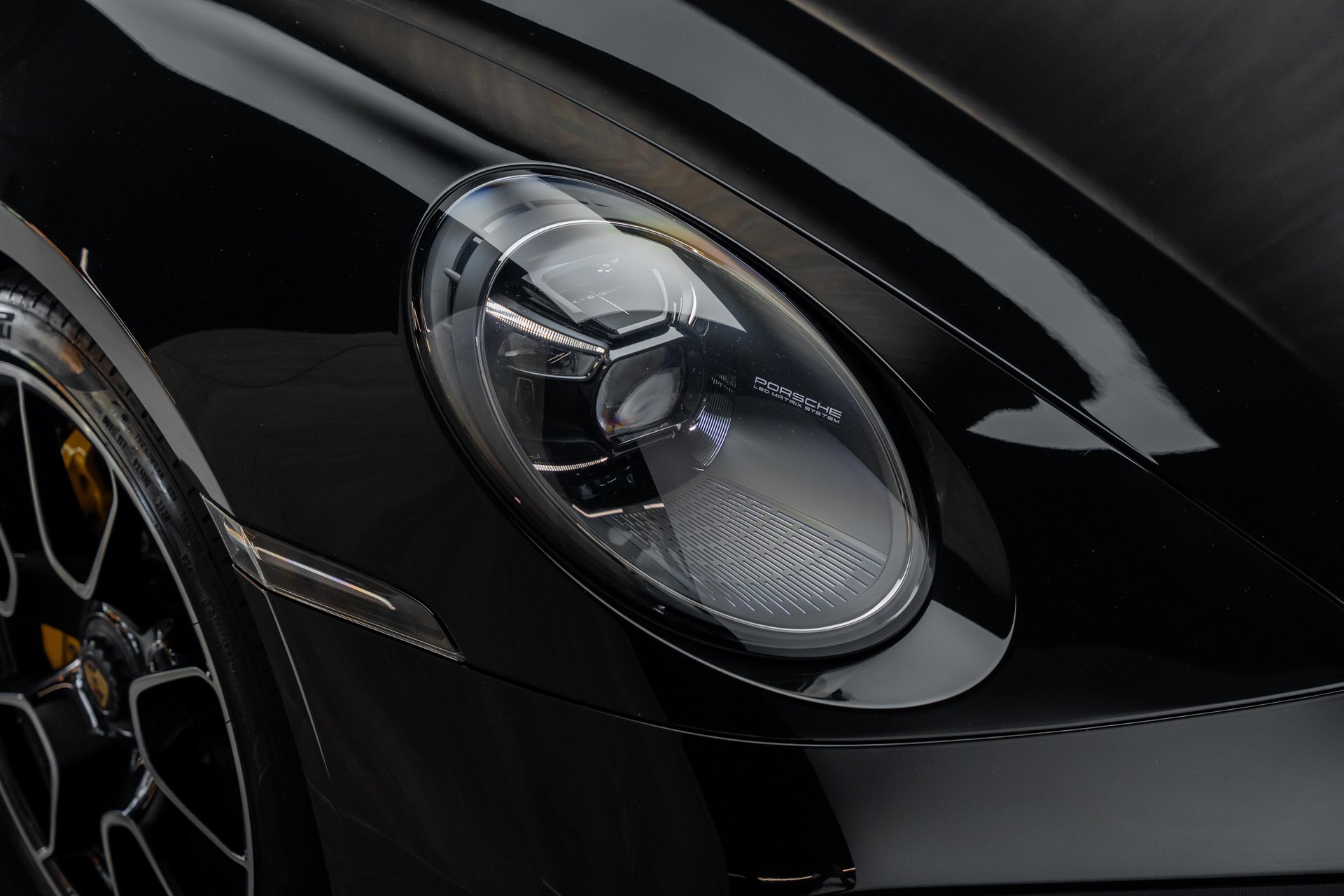 PORSCHE 911 Turbo S Cabriolet PDK-image-25