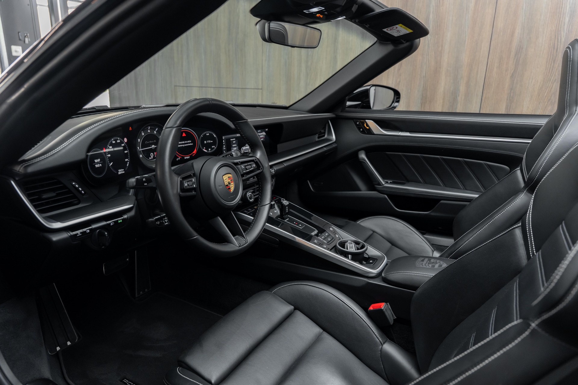 PORSCHE 911 Turbo S Cabriolet PDK-showroom-element-3