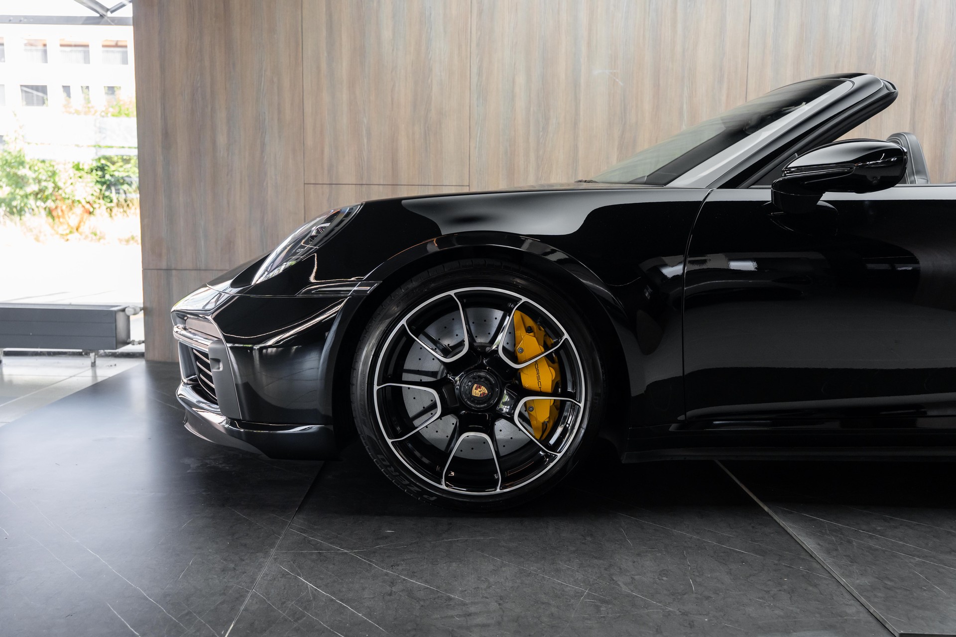 PORSCHE 911 Turbo S Cabriolet PDK-image-29