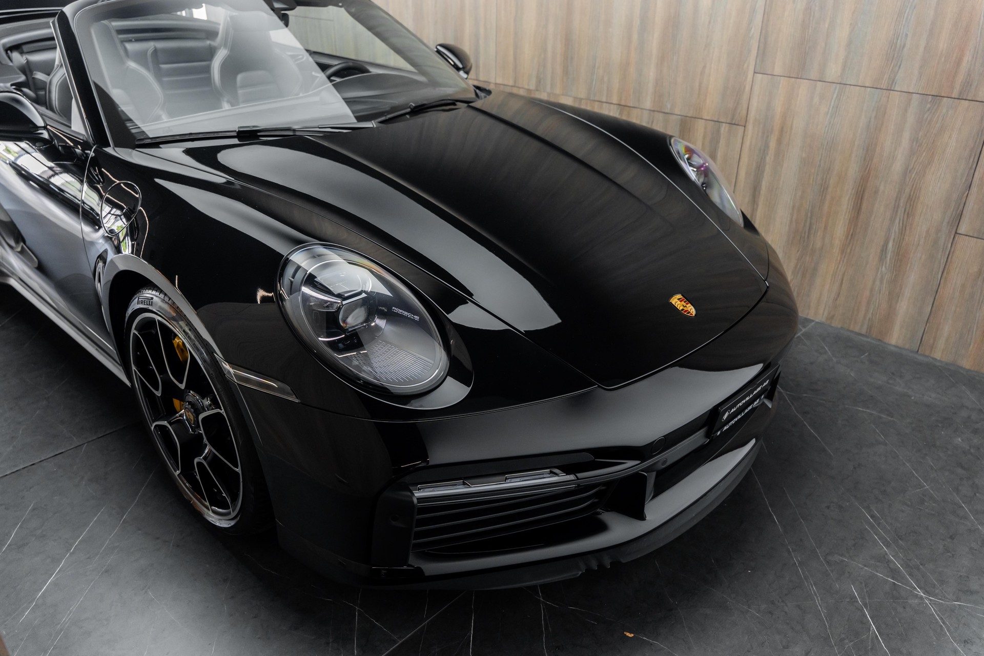 PORSCHE 911 Turbo S Cabriolet PDK-image-23