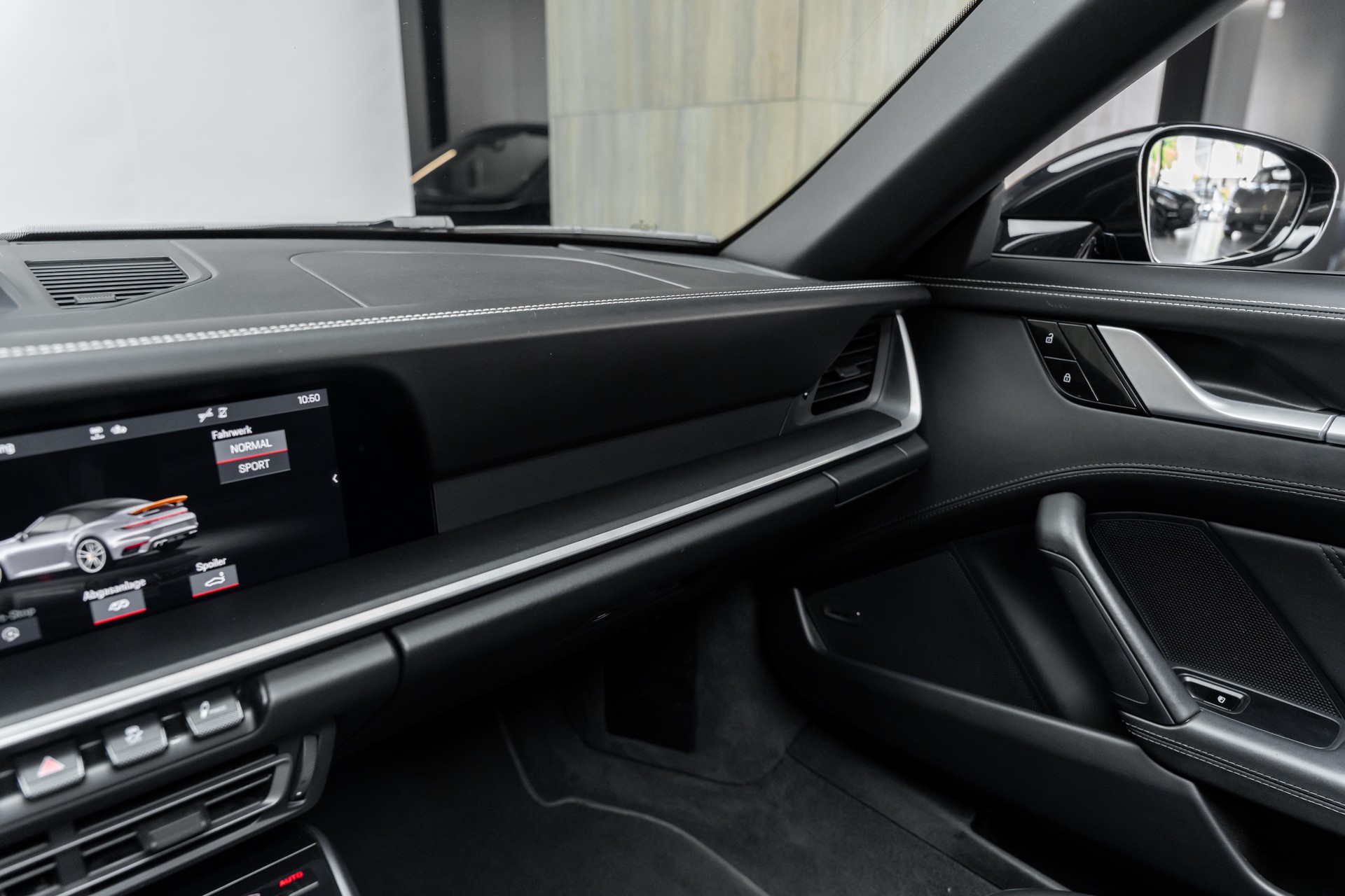 PORSCHE 911 Turbo S Cabriolet PDK-image-17