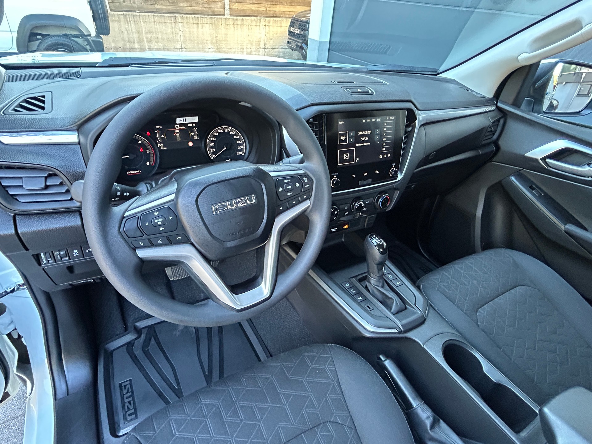 ISUZU D-MAX 1.9 CrewCab N60BB+ 4x4-image-11