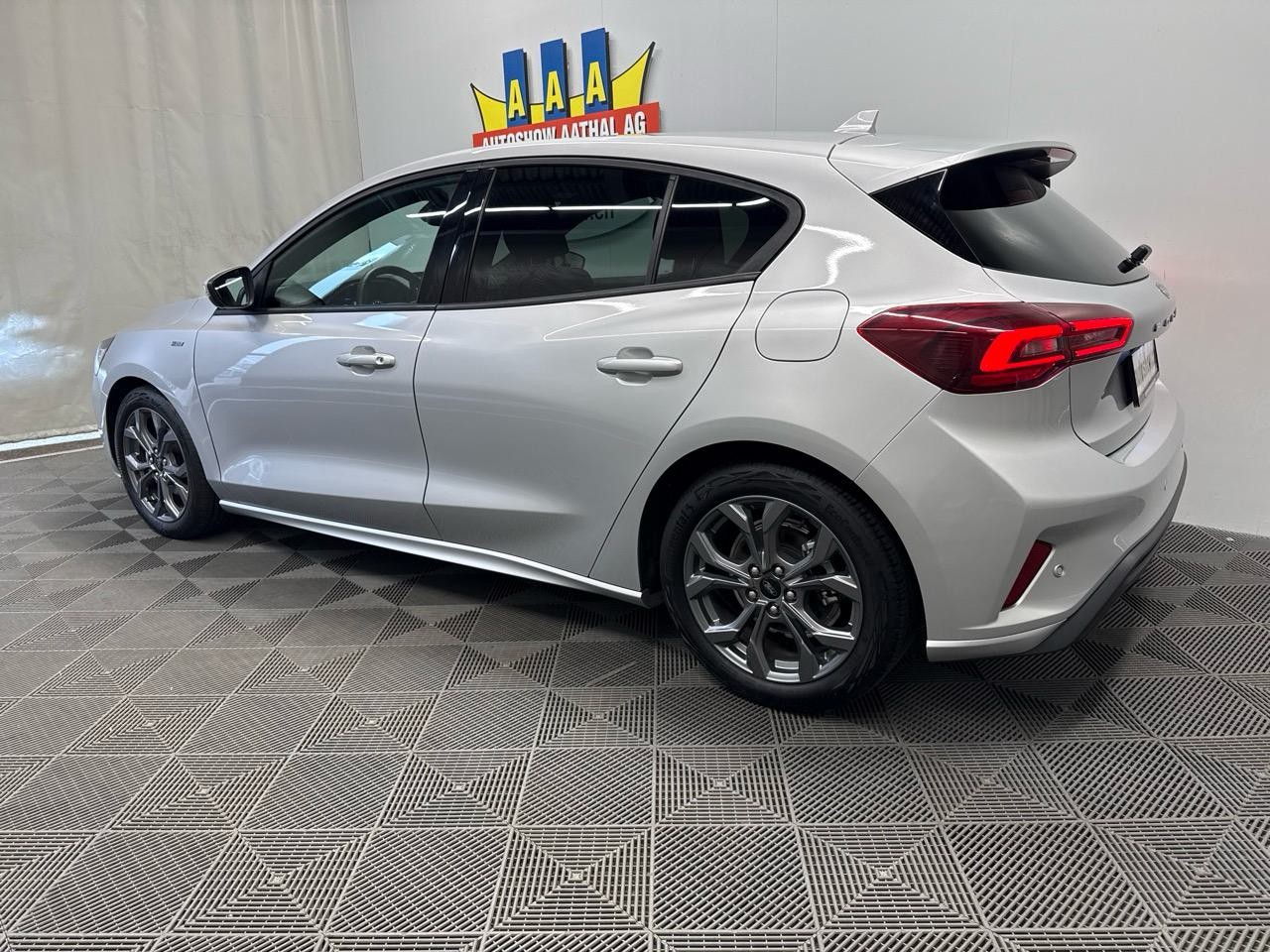 FORD Focus 1.0 MHEV ST-Line Automat-image-1
