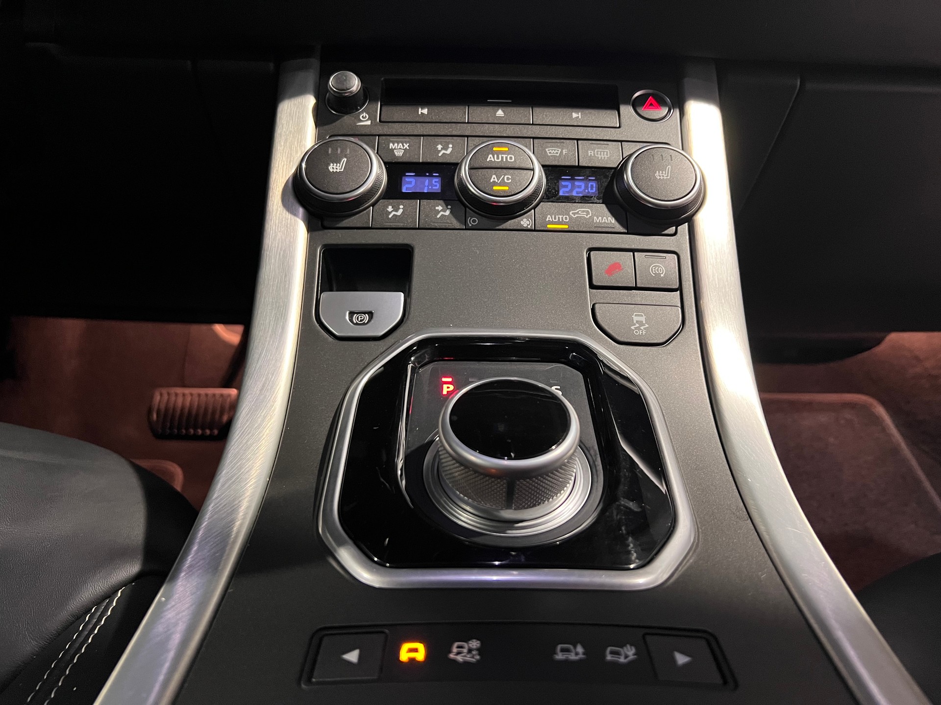 LAND ROVER Range Rover Evoque 2.2 SD4 Prestige AT9-image-20