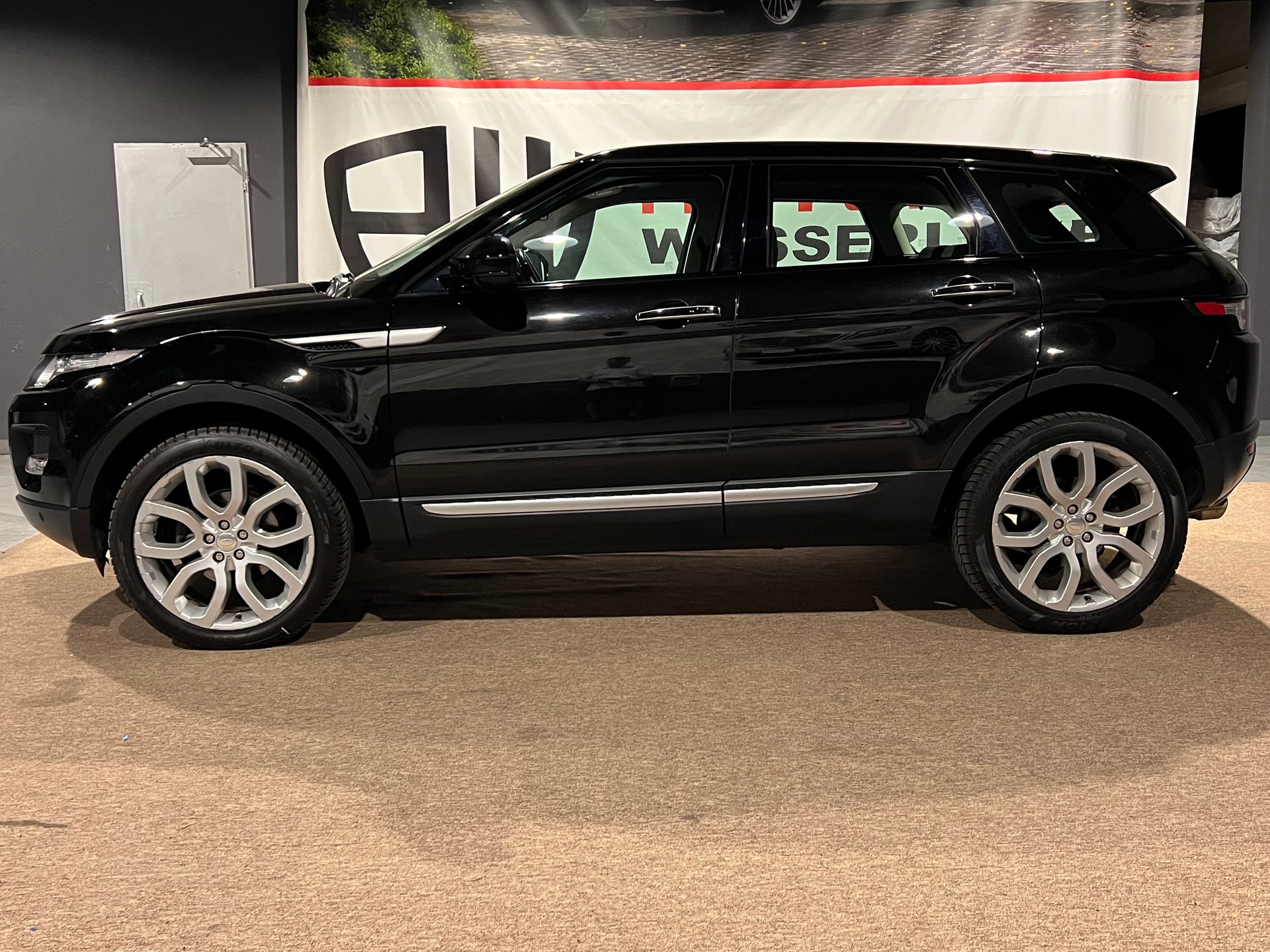 LAND ROVER Range Rover Evoque 2.2 SD4 Prestige AT9-image-6