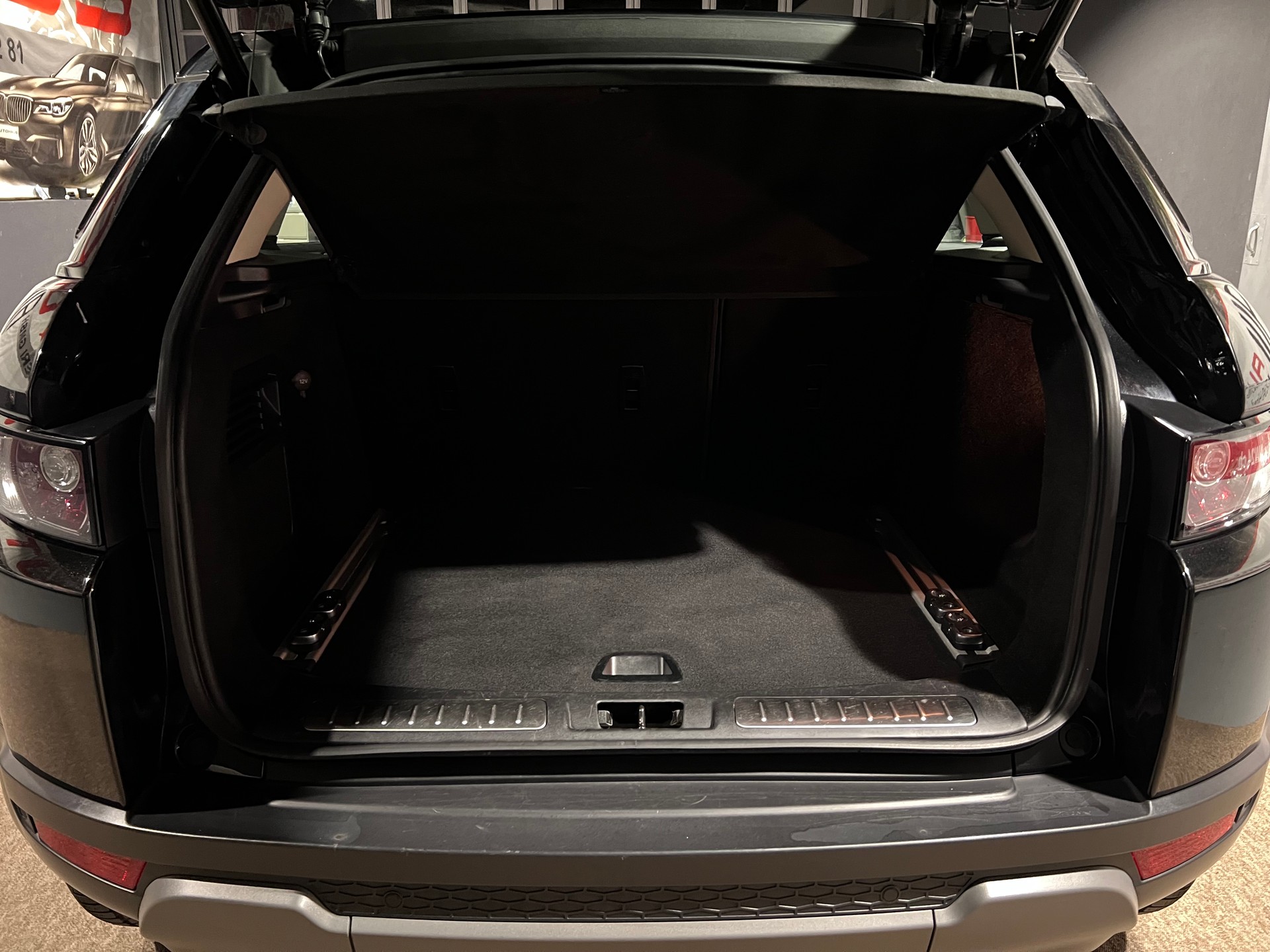 LAND ROVER Range Rover Evoque 2.2 SD4 Prestige AT9-image-4