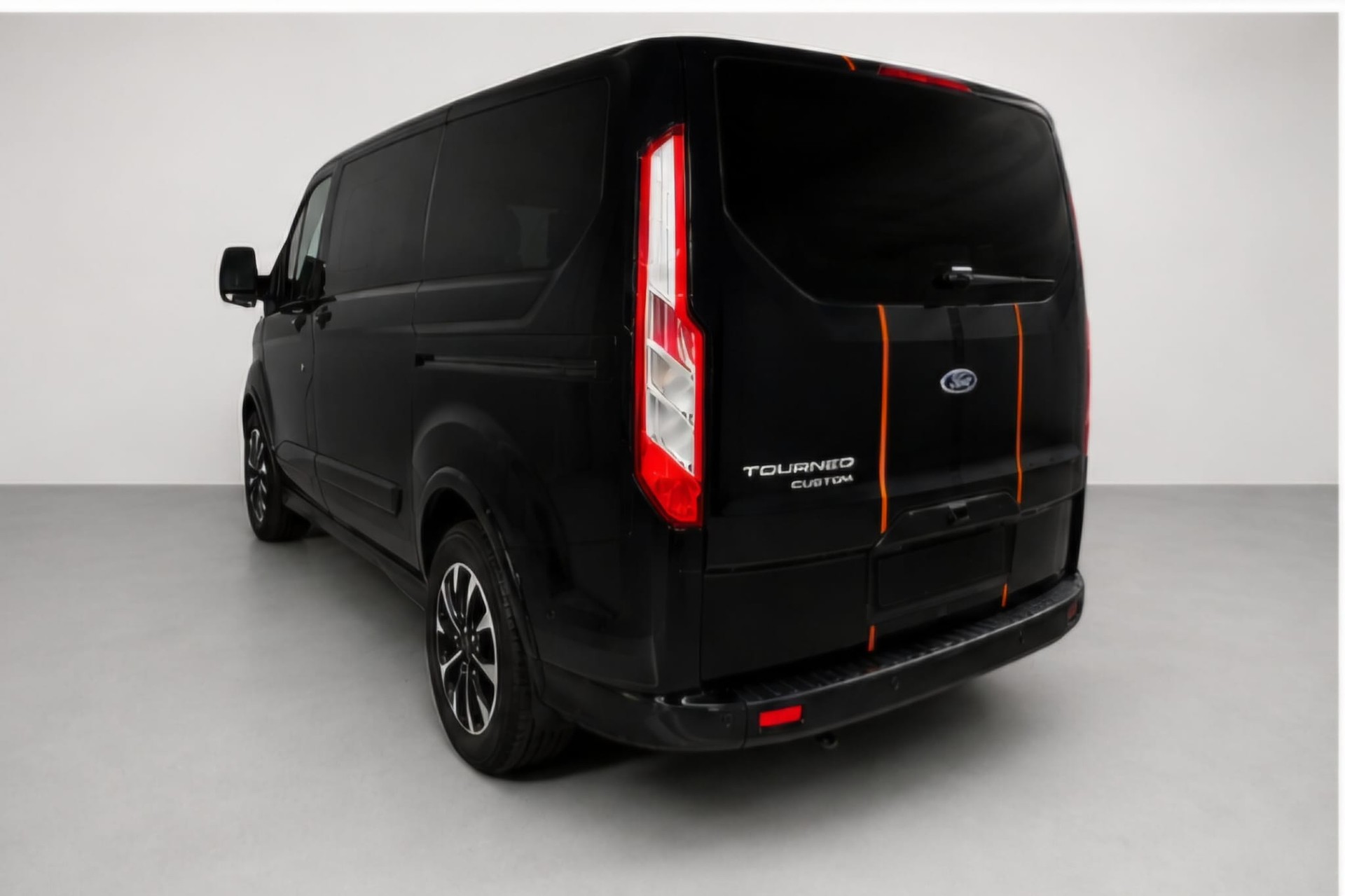 FORD Tourneo Custom 320 L1 Sport 2.0-image-1