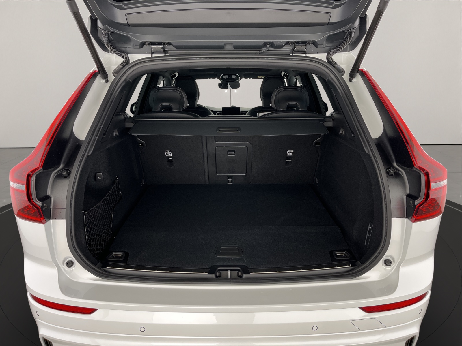 VOLVO XC60 2.0 T8 TE Black Edition eAWD-image-5