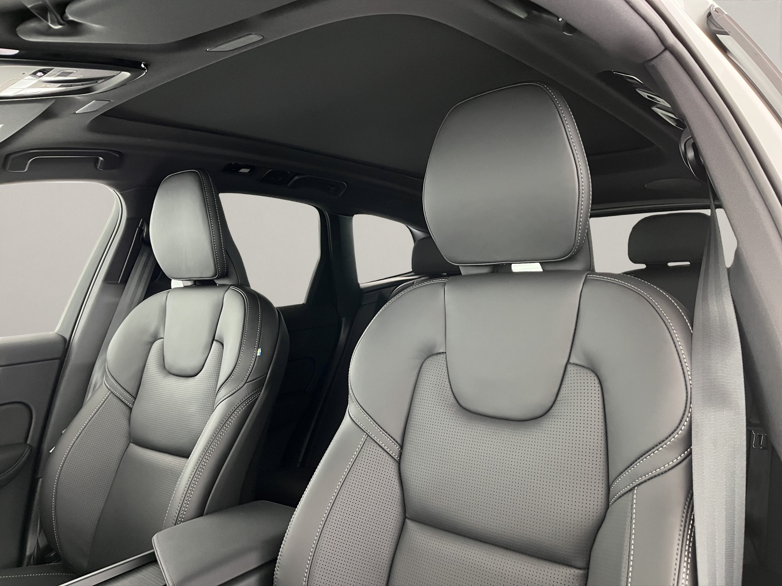 VOLVO XC60 2.0 T8 TE Black Edition eAWD-image-13