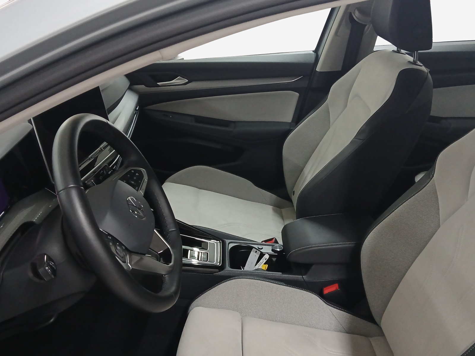 VW Golf 1.5 e TSI mHEV Style DSG-image-7