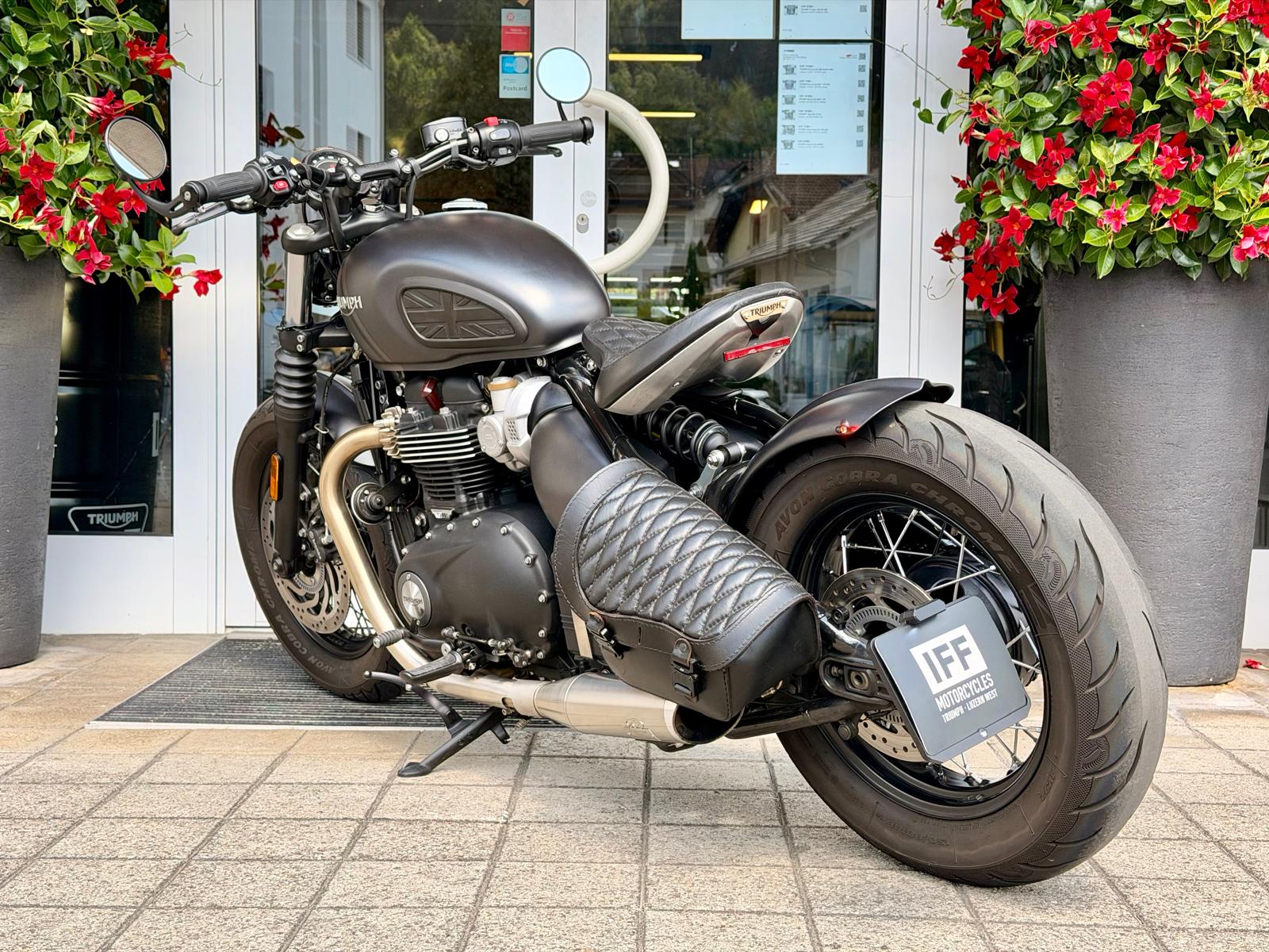 TRIUMPH Bonneville 1200 Bobber-image-6