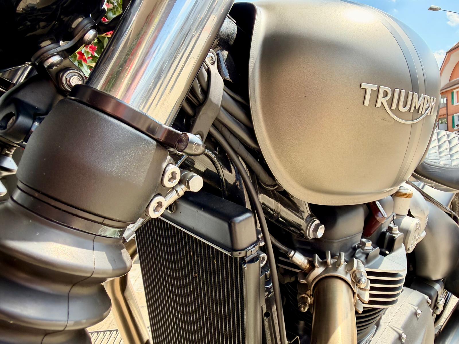TRIUMPH Bonneville 1200 Bobber-image-13