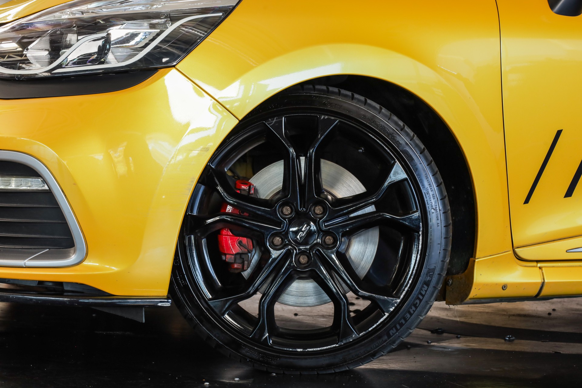 RENAULT Clio 1.6 T RS 200 EDC-image-9