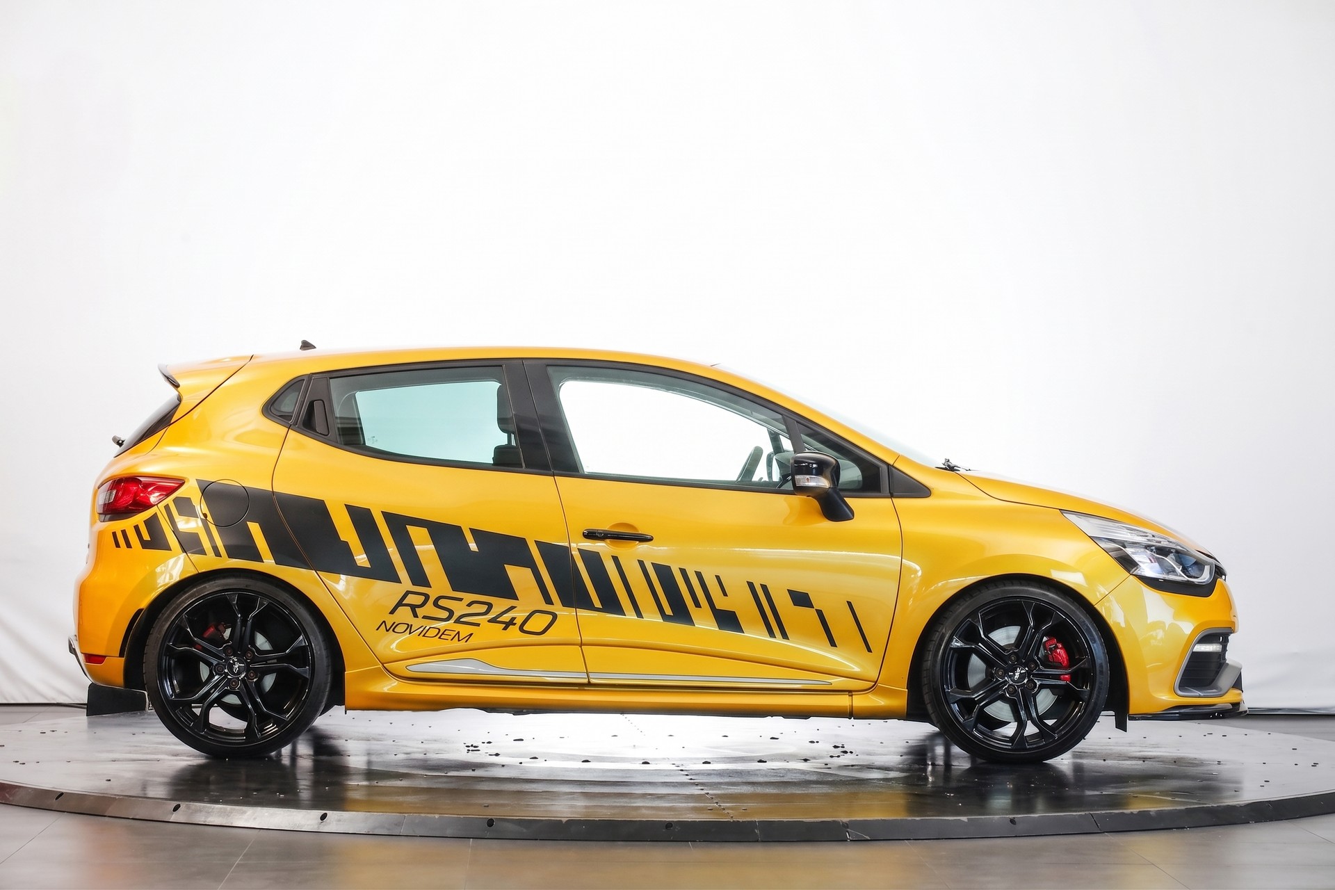 RENAULT Clio 1.6 T RS 200 EDC-image-4