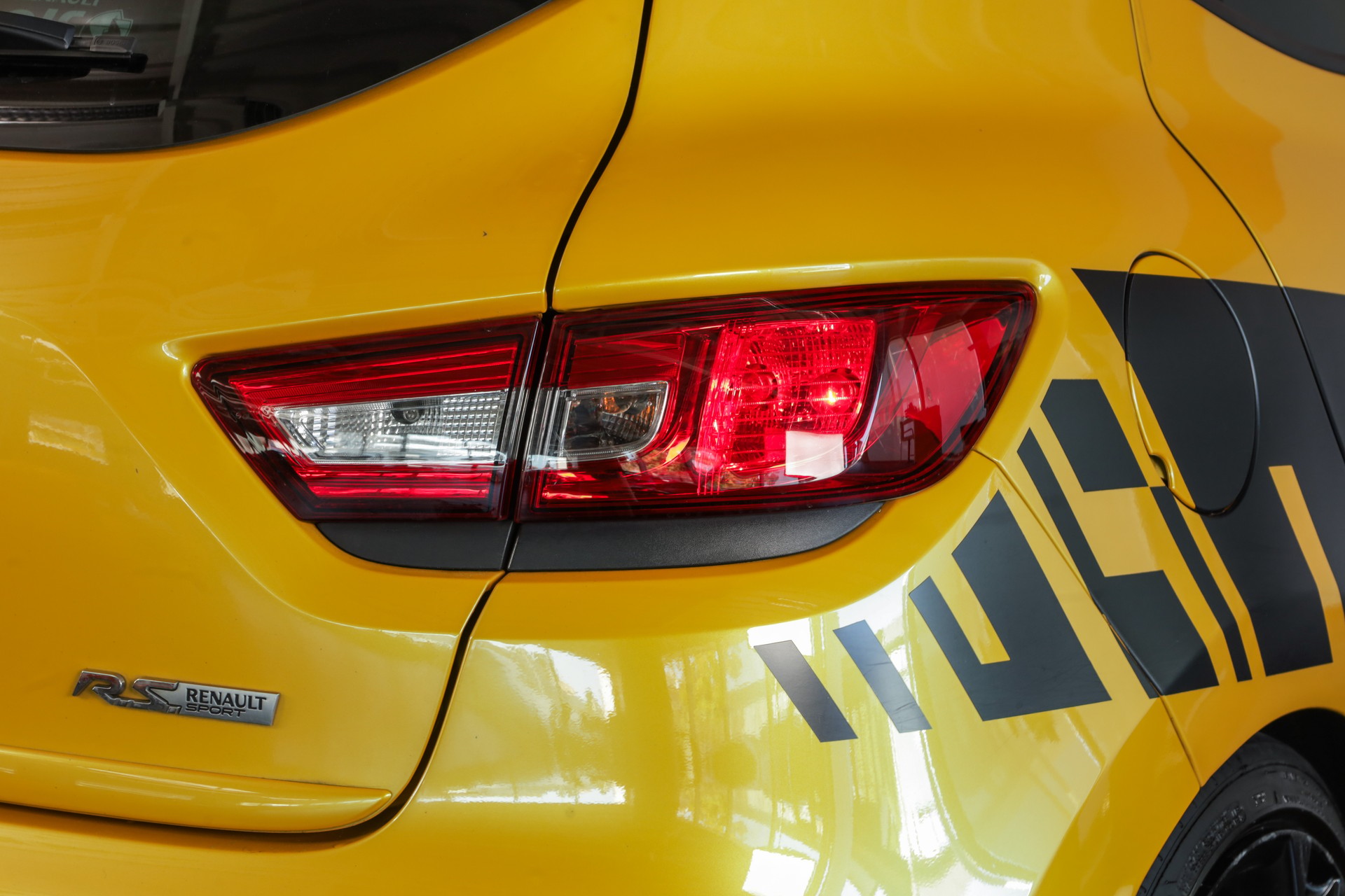 RENAULT Clio 1.6 T RS 200 EDC-image-6